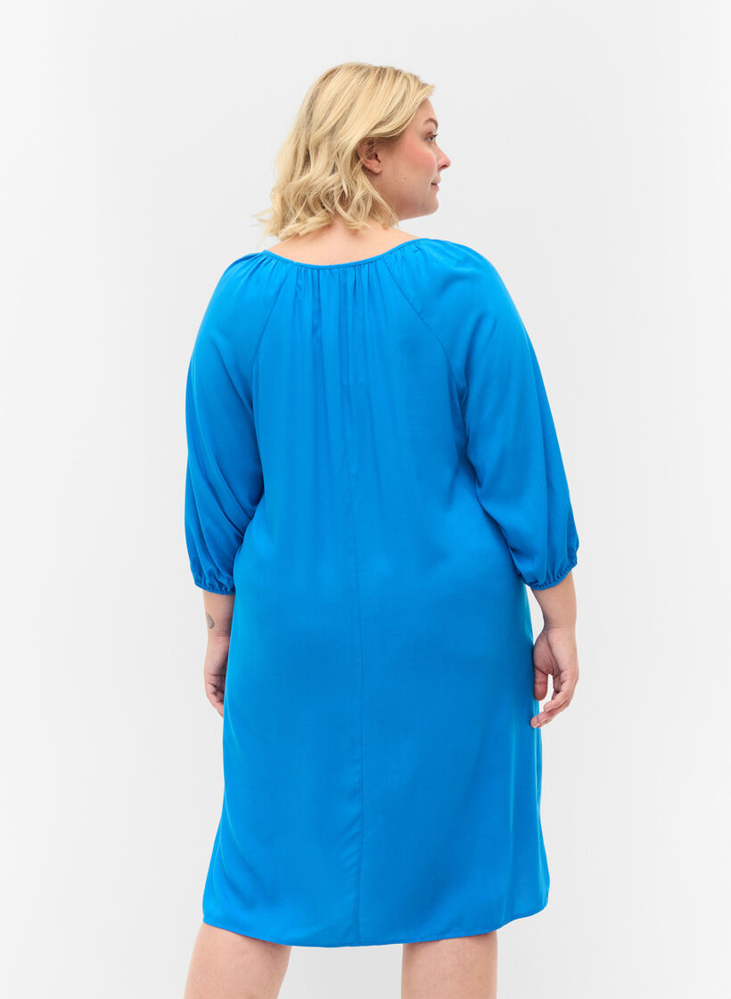 Robe en viscose avec encolure en V, Indigo Bunting, Model image number 1