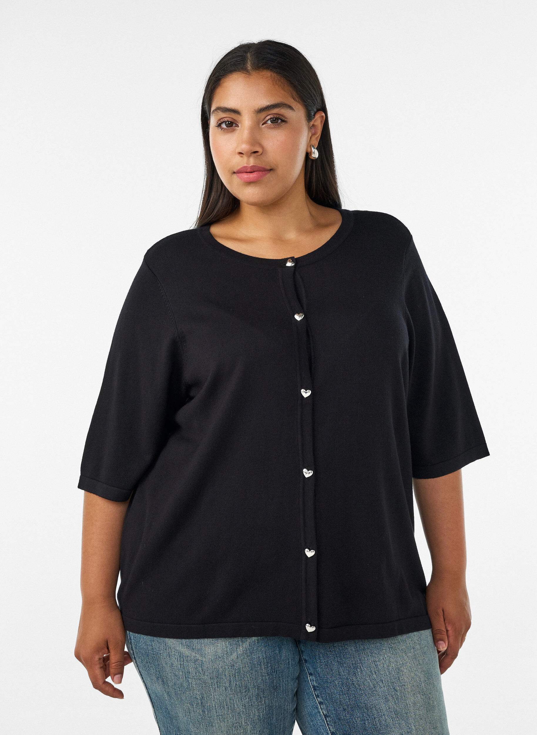 Cardigan en maille avec boutons c&oelig;ur et manches courtes, Noir, Model
