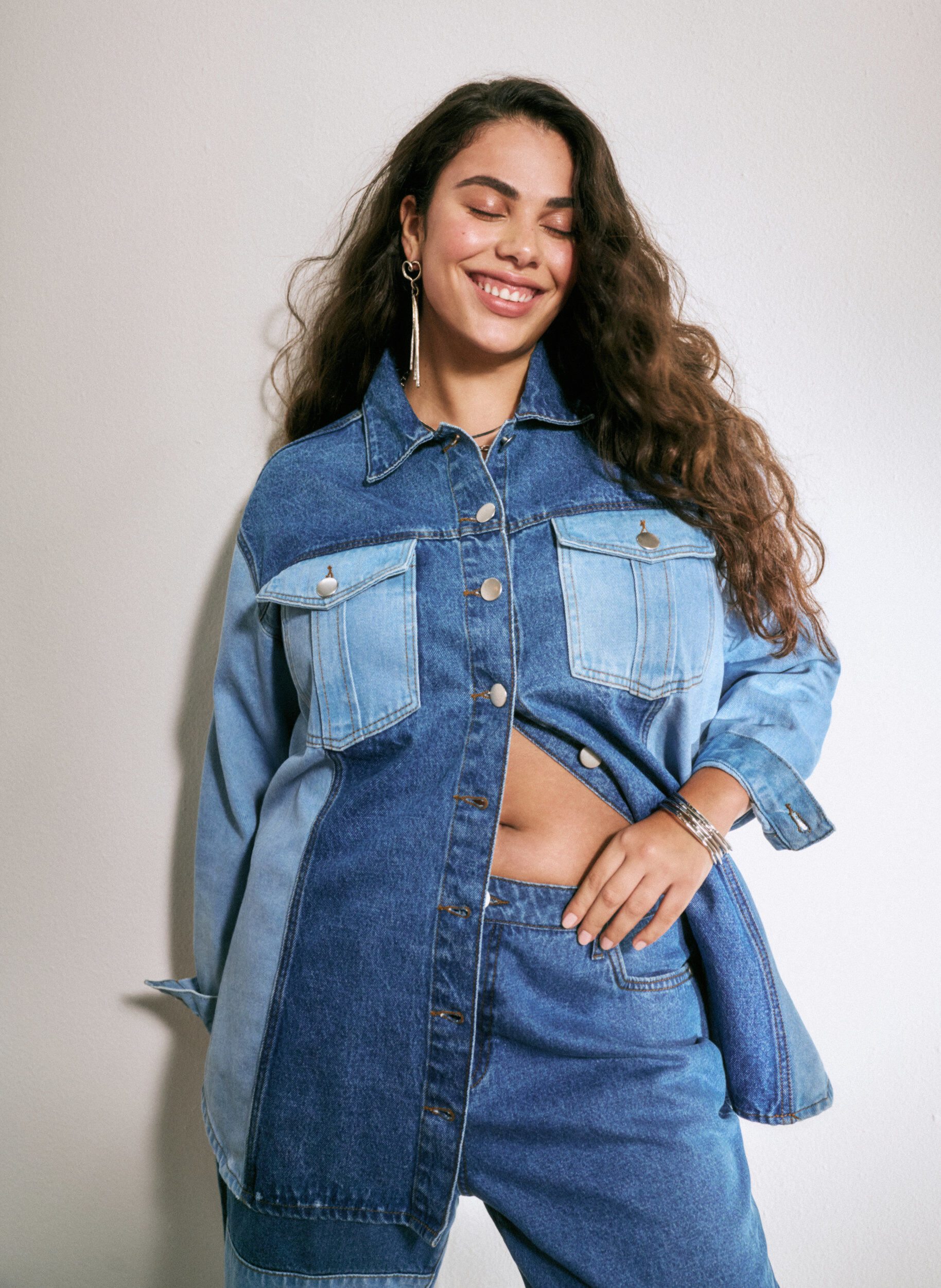 Zizzi Veste en jean color block, Light Blue Denim, Image image number 0