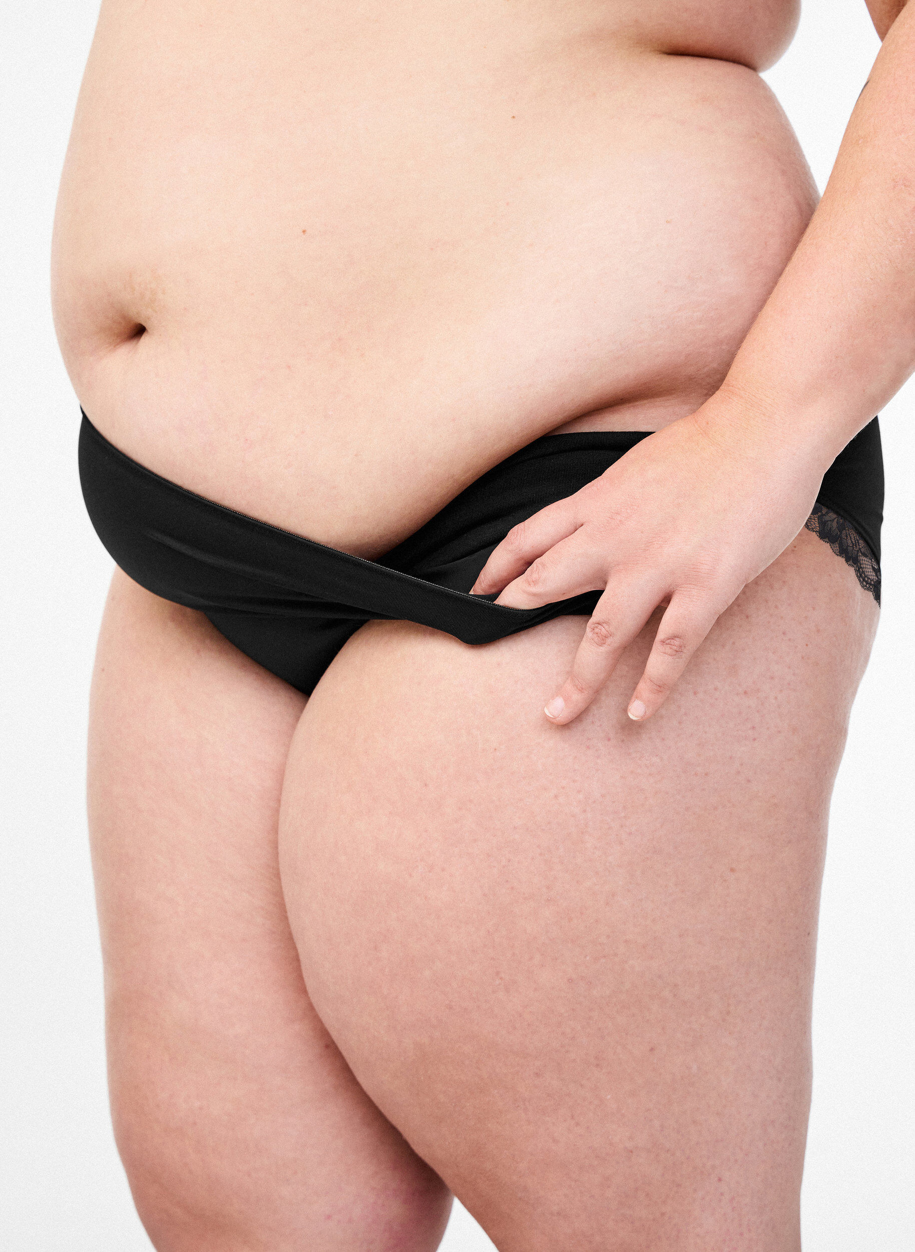 Culotte en coton avec poche int&eacute;rieure et dentelle, Noir, Model