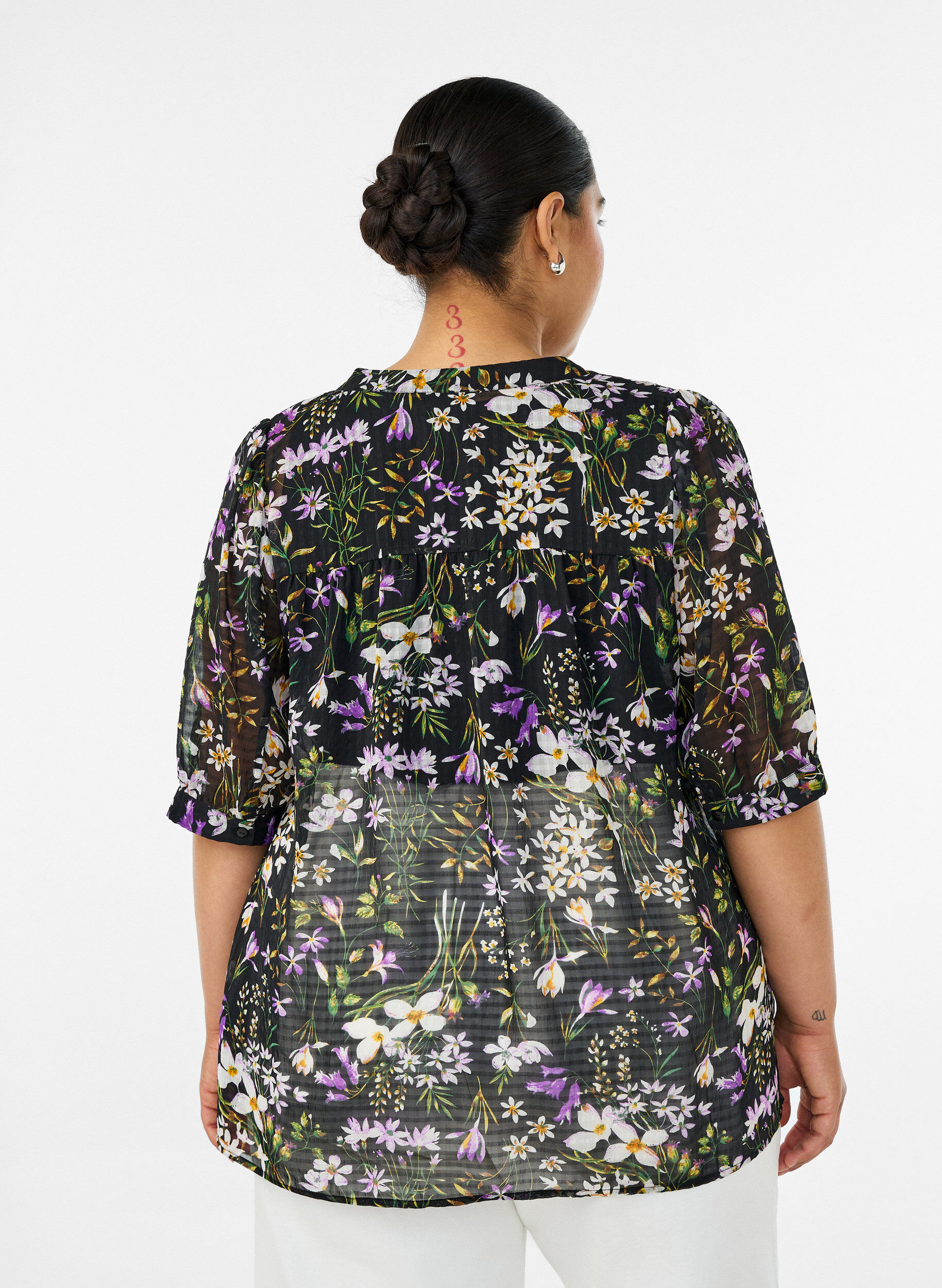 ZizziBlouse &agrave; imprim&eacute; floral et col V, Noir, Model image number 2