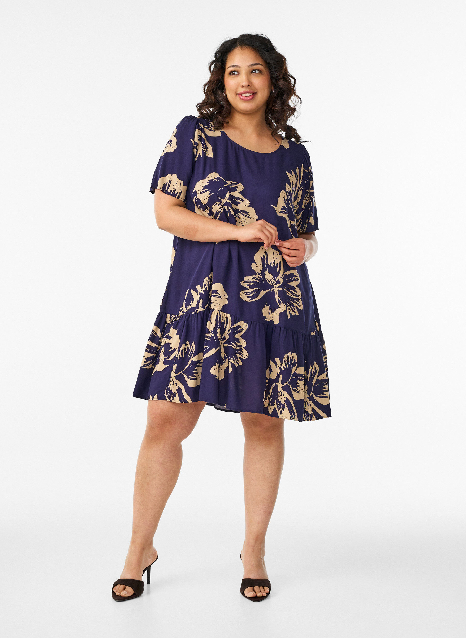 ZizziRobe en viscose avec d&eacute;coupe, Bleu, Model image number 1