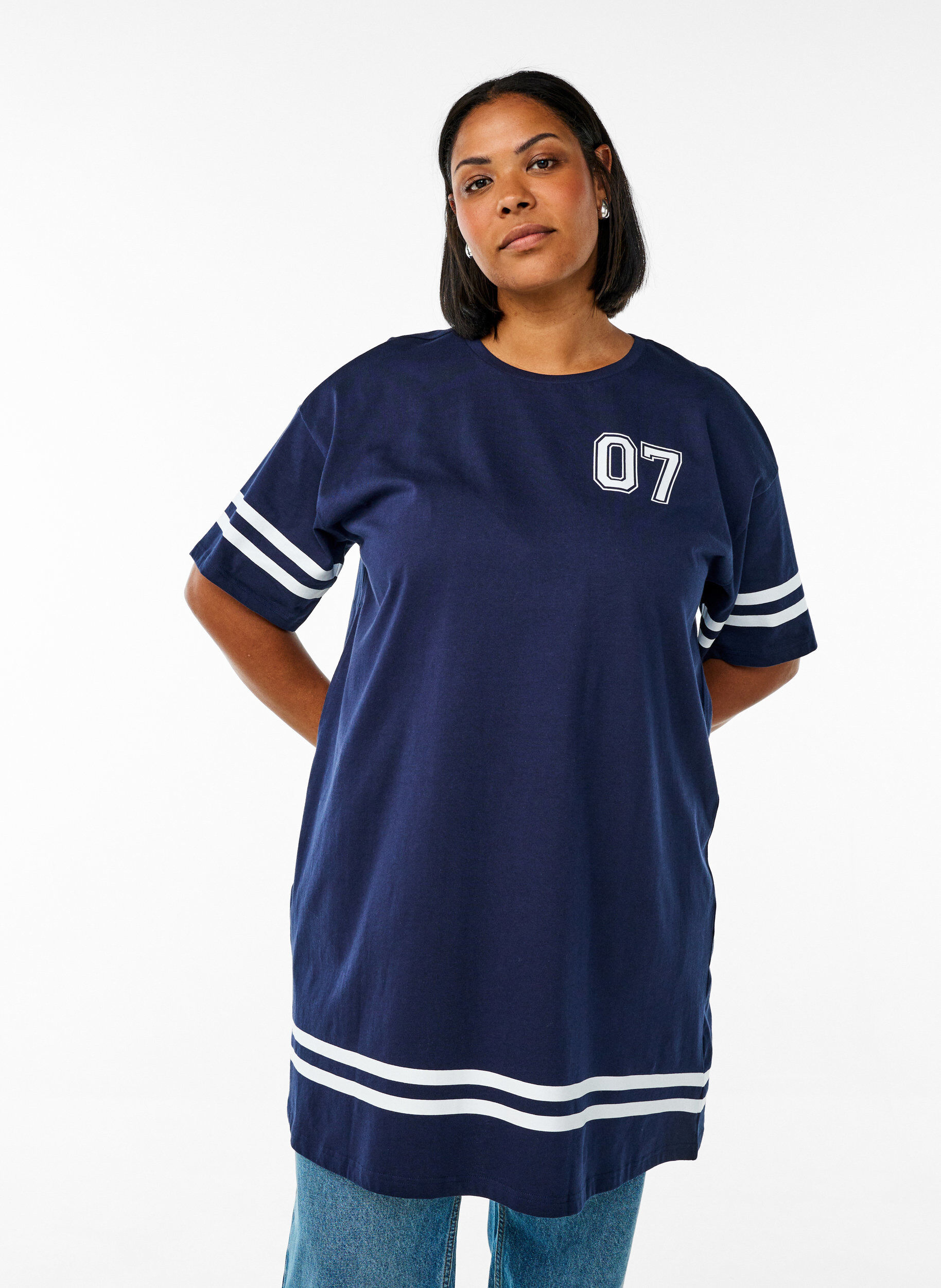 Zizzi Robe T-shirt courte avec d&eacute;tails sport, Bleu, Model image number 0