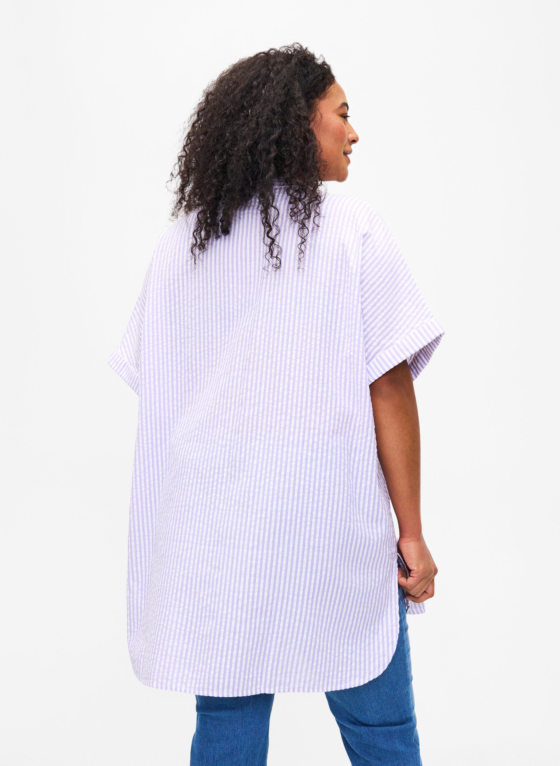 Zizzi Chemise ray&eacute;e avec poches de poitrine, White/LavenderStripe, Model image number 1
