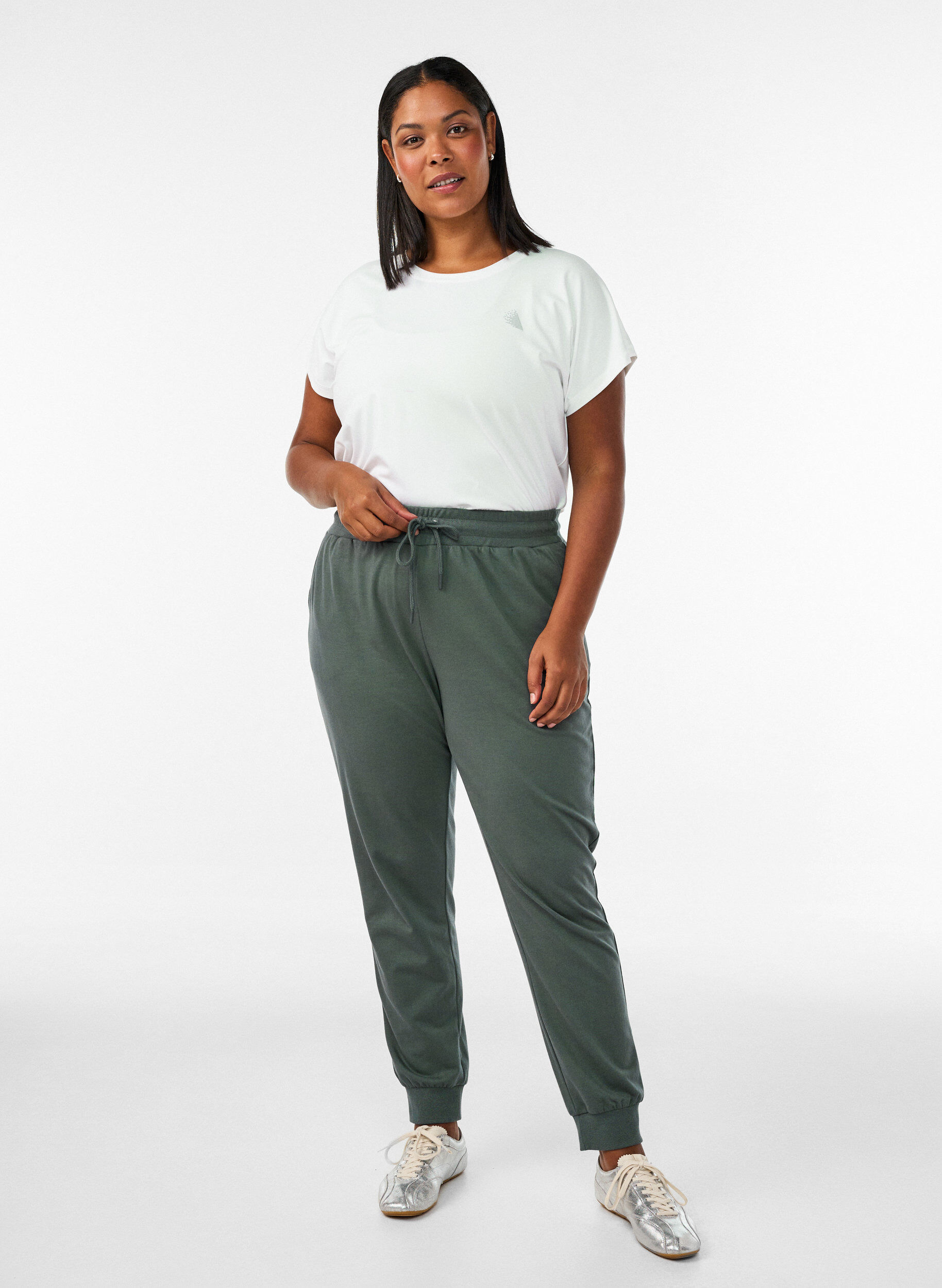 Pantalon de surv&ecirc;tement ample avec poches, Vert fonc&eacute;, Model