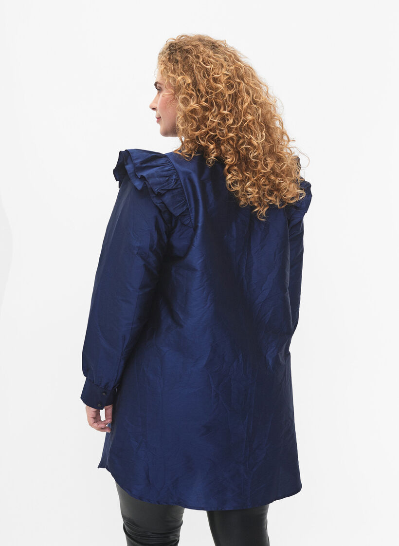 Chemise de couleur unie avec détail en ruban, Titan, Model image number 1