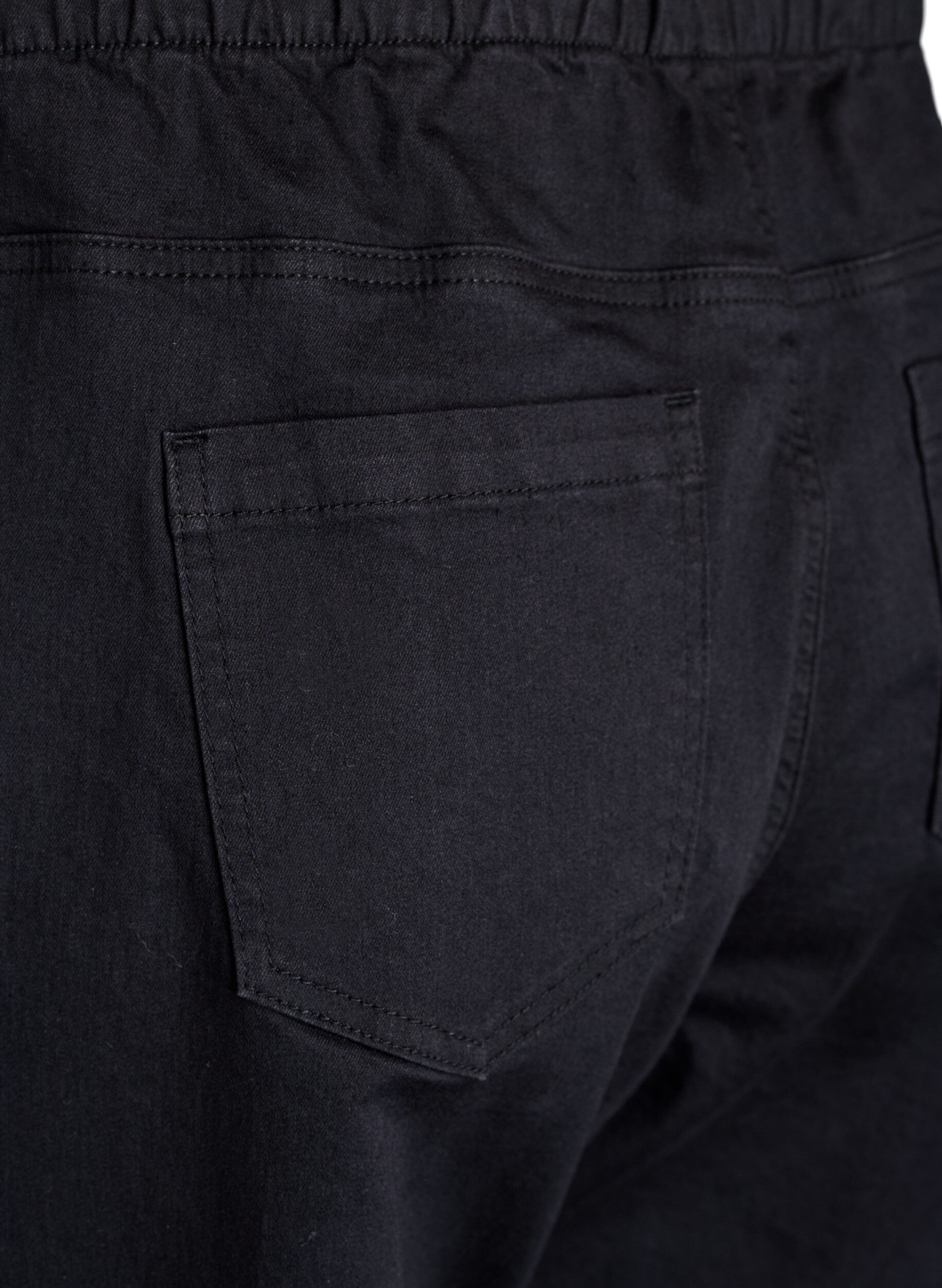 Zizzi Pantalon de jogging en denim avec des poches, Noir, Packshot image number 3