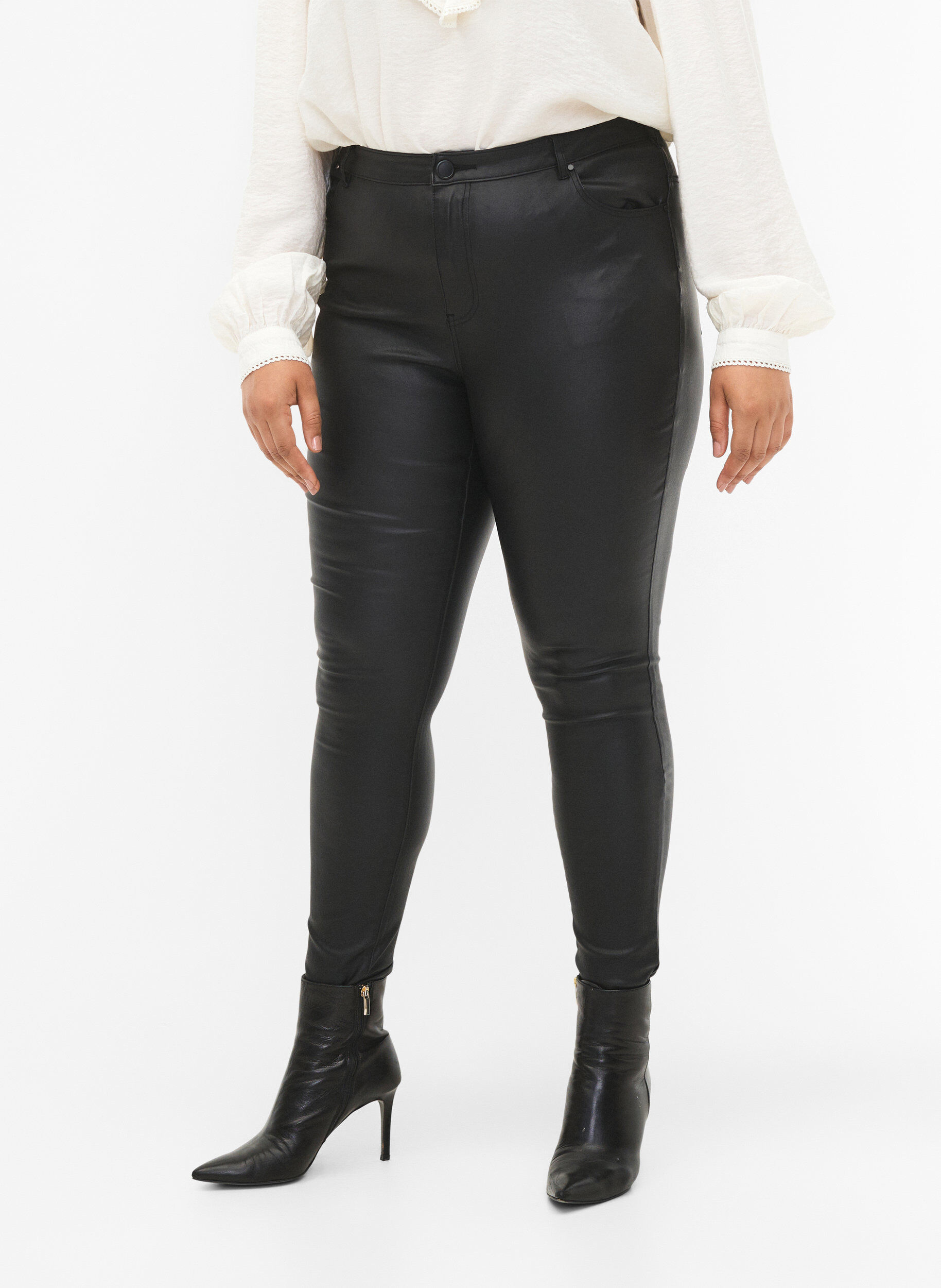 Zizzi Jean enduit Amy, Black coated, Model image number 3