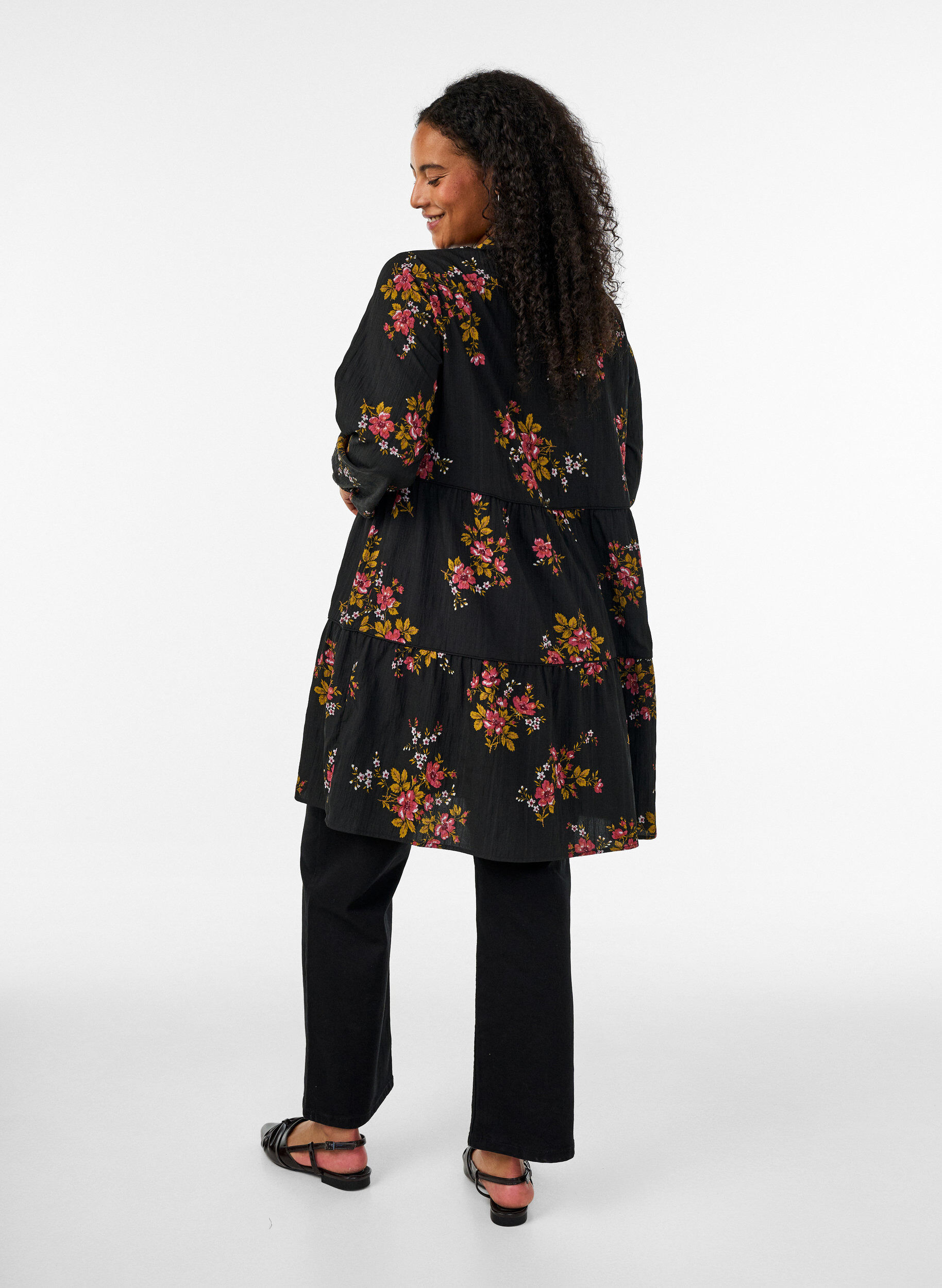 ZizziRobes &agrave; imprim&eacute; floral avec fermeture &agrave; cravate, Noir, Model image number 2