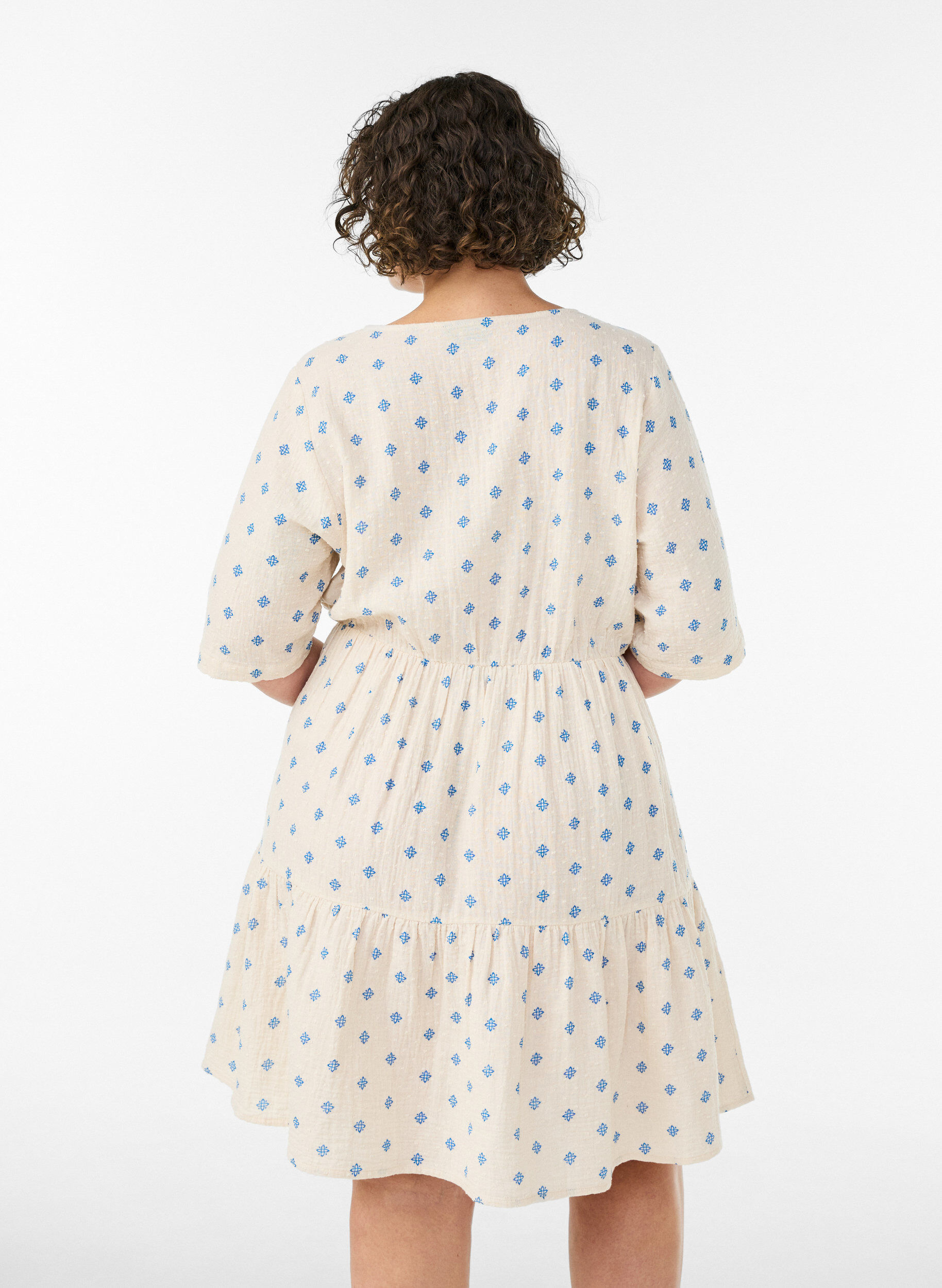 ZizziRobe imprim&eacute;e en coton avec une taille &eacute;lastique, Beige, Model image number 2