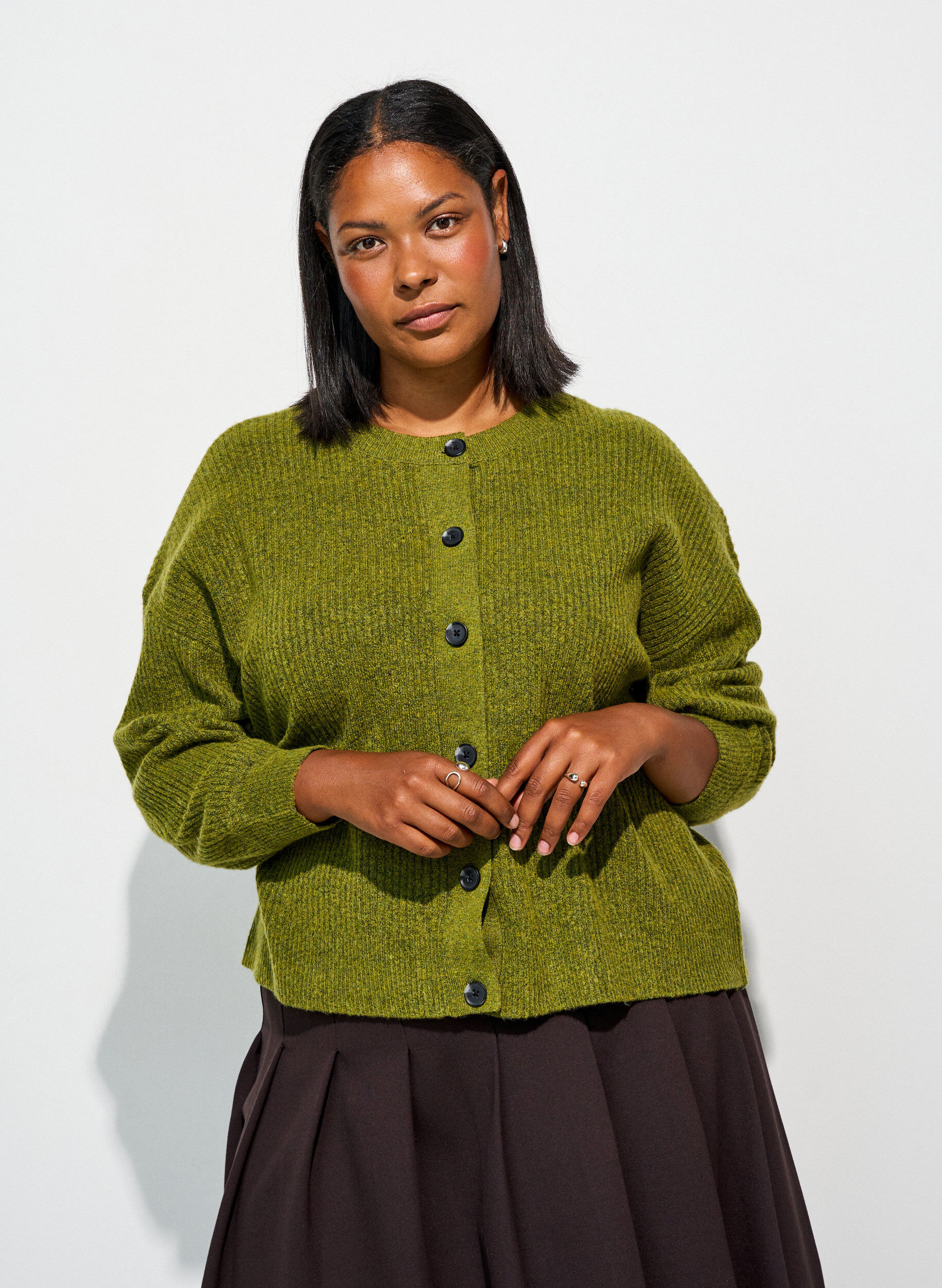 Cardigan en tricot c&ocirc;tel&eacute; avec boutons, Vert clair, Model