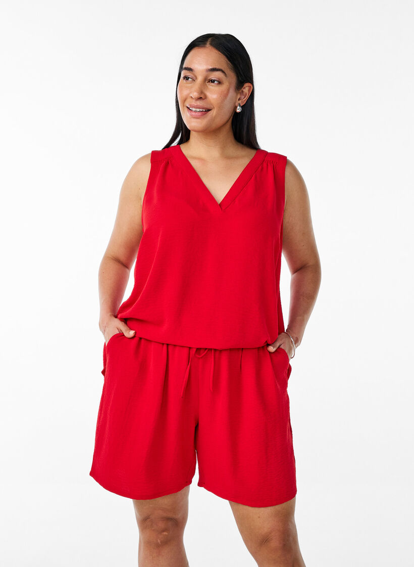 Short avec poches et ceinture &eacute;lastique, Rouge, Model image number 0