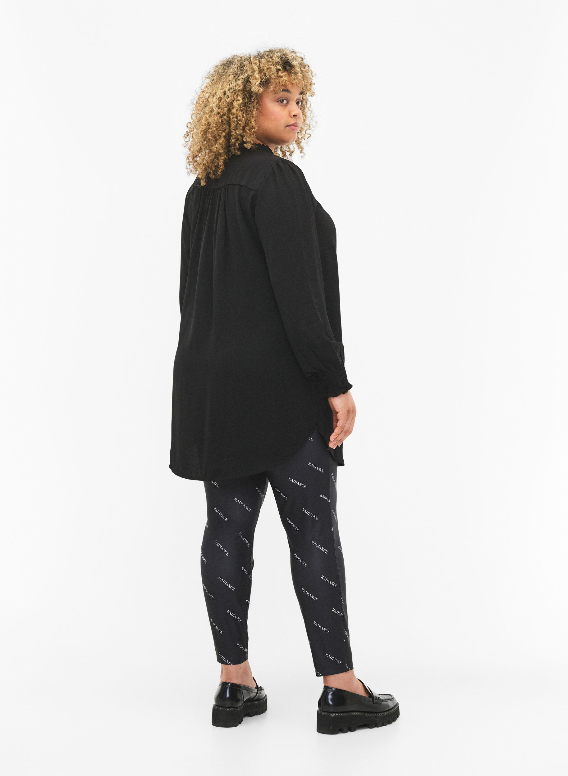 Zizzi Leggings imprim&eacute;s de texte, Black Radiance, Model image number 1