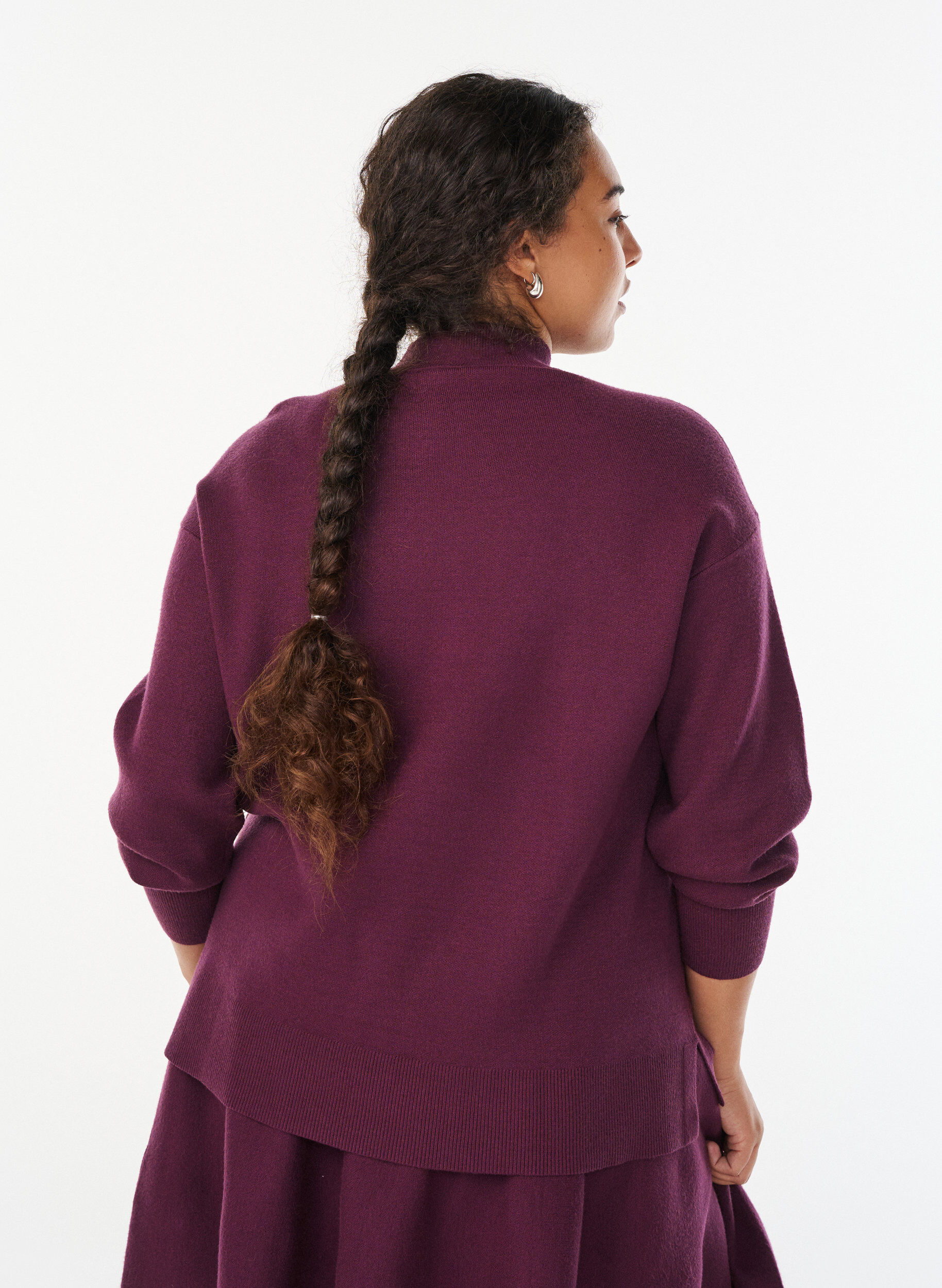 Zizzi Blouse en maille &agrave; col montant, Bordeaux fonc&eacute;, Model image number 2