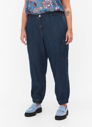 Jeans cargo avec poches, Dark blue denim, Model image number 2