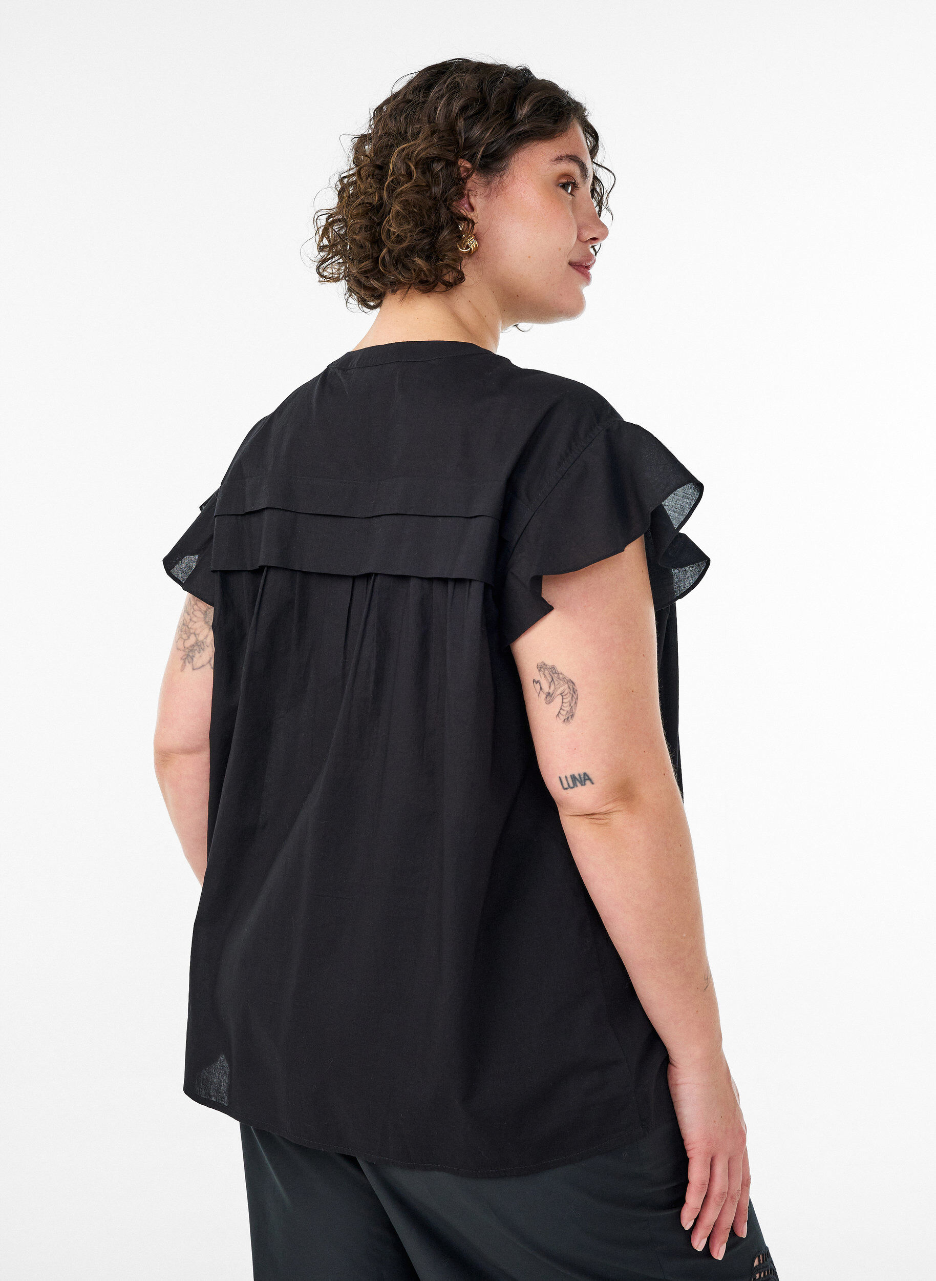 ZizziChemisier sans manches &agrave; coupe &eacute;vas&eacute;e en coton, Noir, Model image number 2