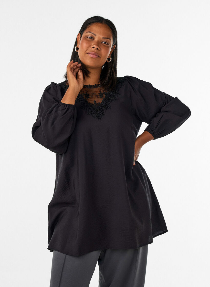Tunique en viscose avec dentelle, Noir, Model image number 0