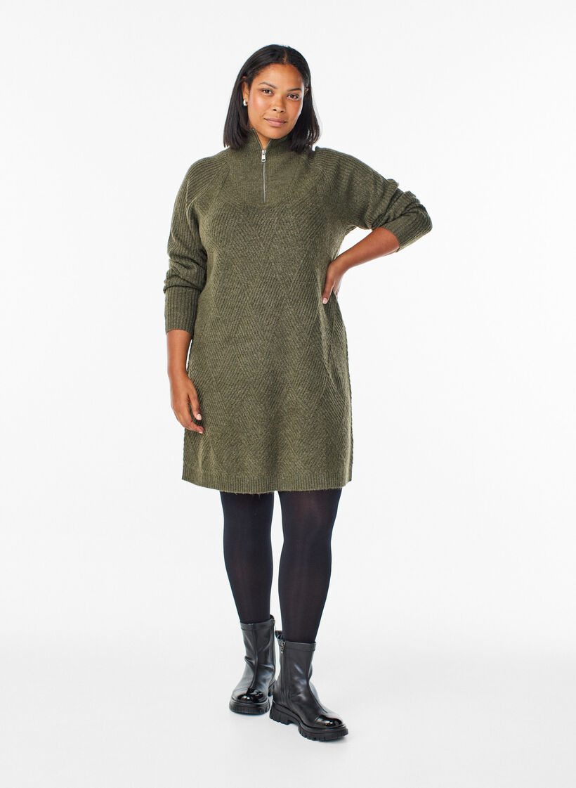 Robe mi-longue en maille avec col montant, Vert Kaki, Model image number 1