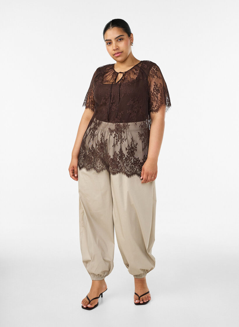 Blouse en dentelle &agrave; manches courtes avec lien &agrave; nouer, Marron, Model image number 1