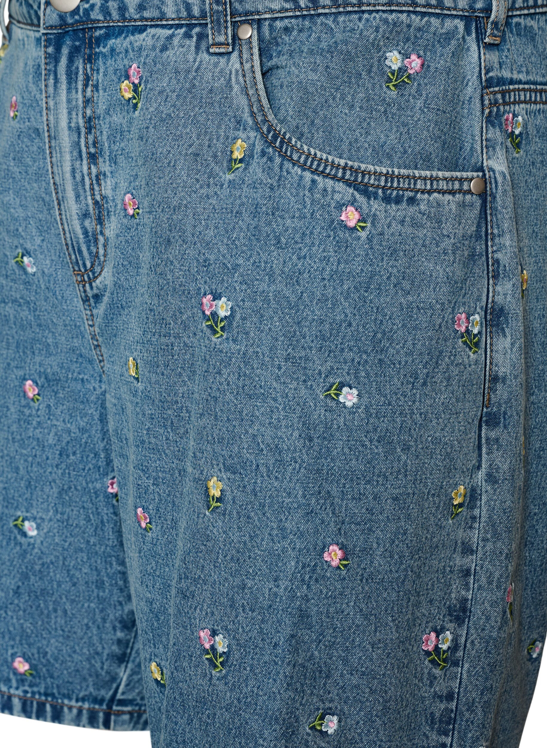 ZizziShort en jean avec fleurs brod&eacute;es, Bleu Clair, Packshot image number 2