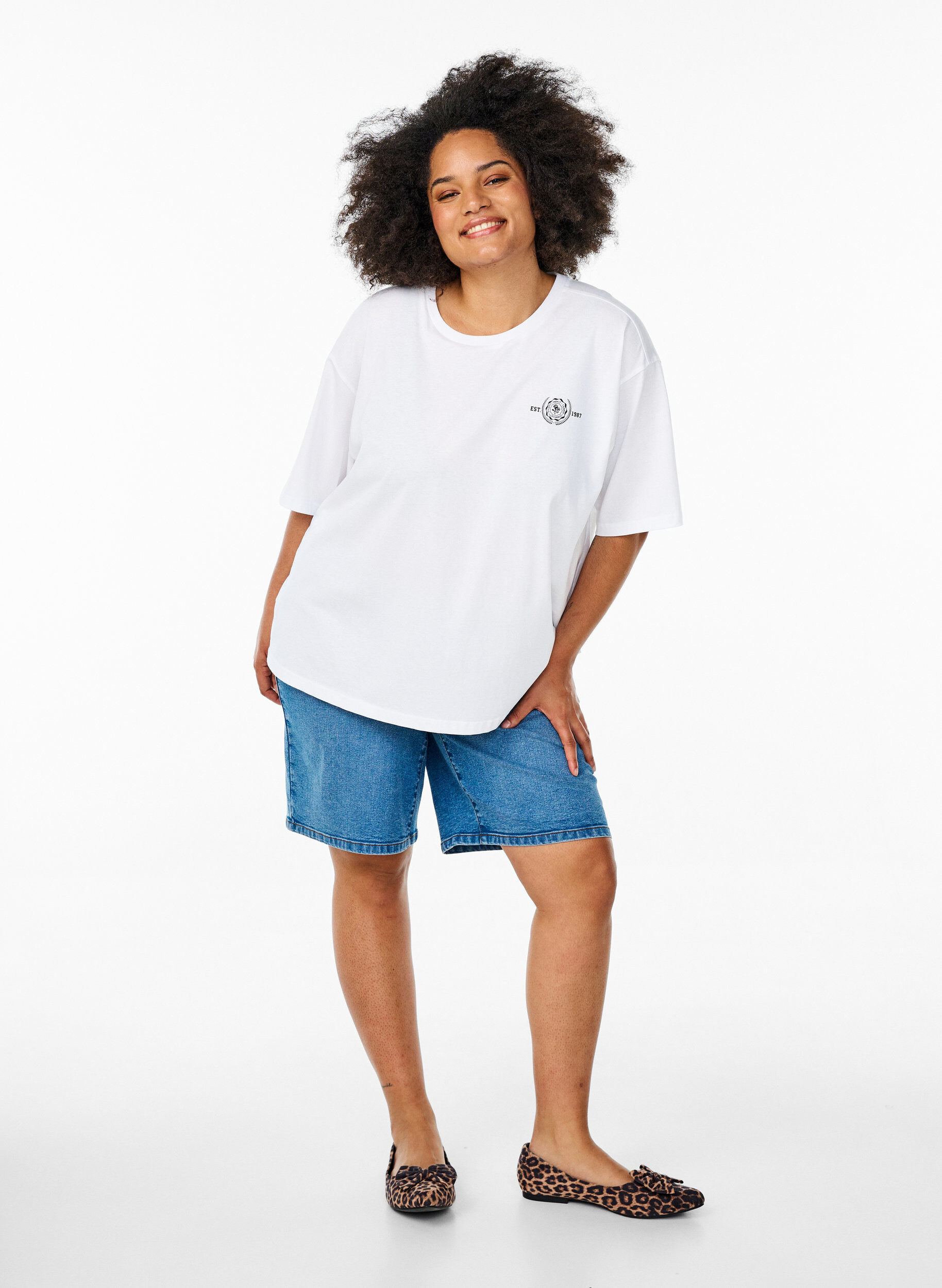 Zizzi T-shirt oversize avec impression au dos, Blanc, Model image number 1