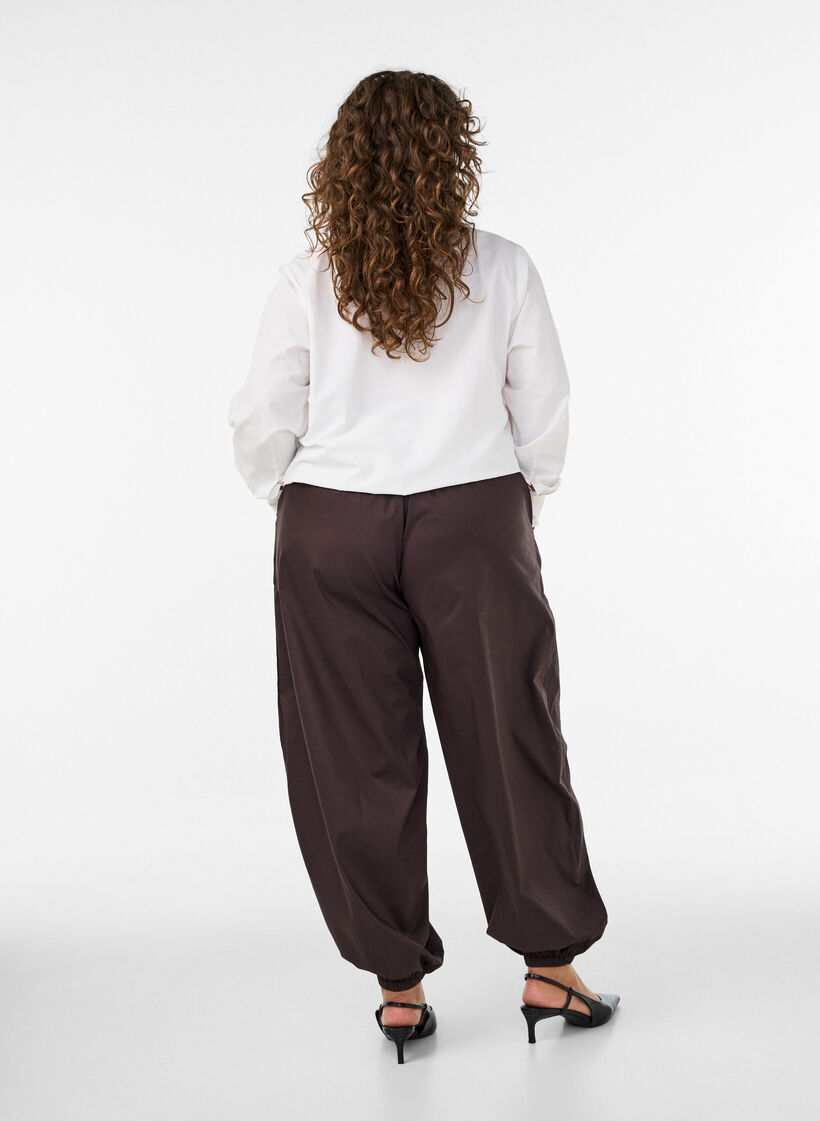 Pantalon ballon avec poches et ceinture &eacute;lastique, Marron, Model