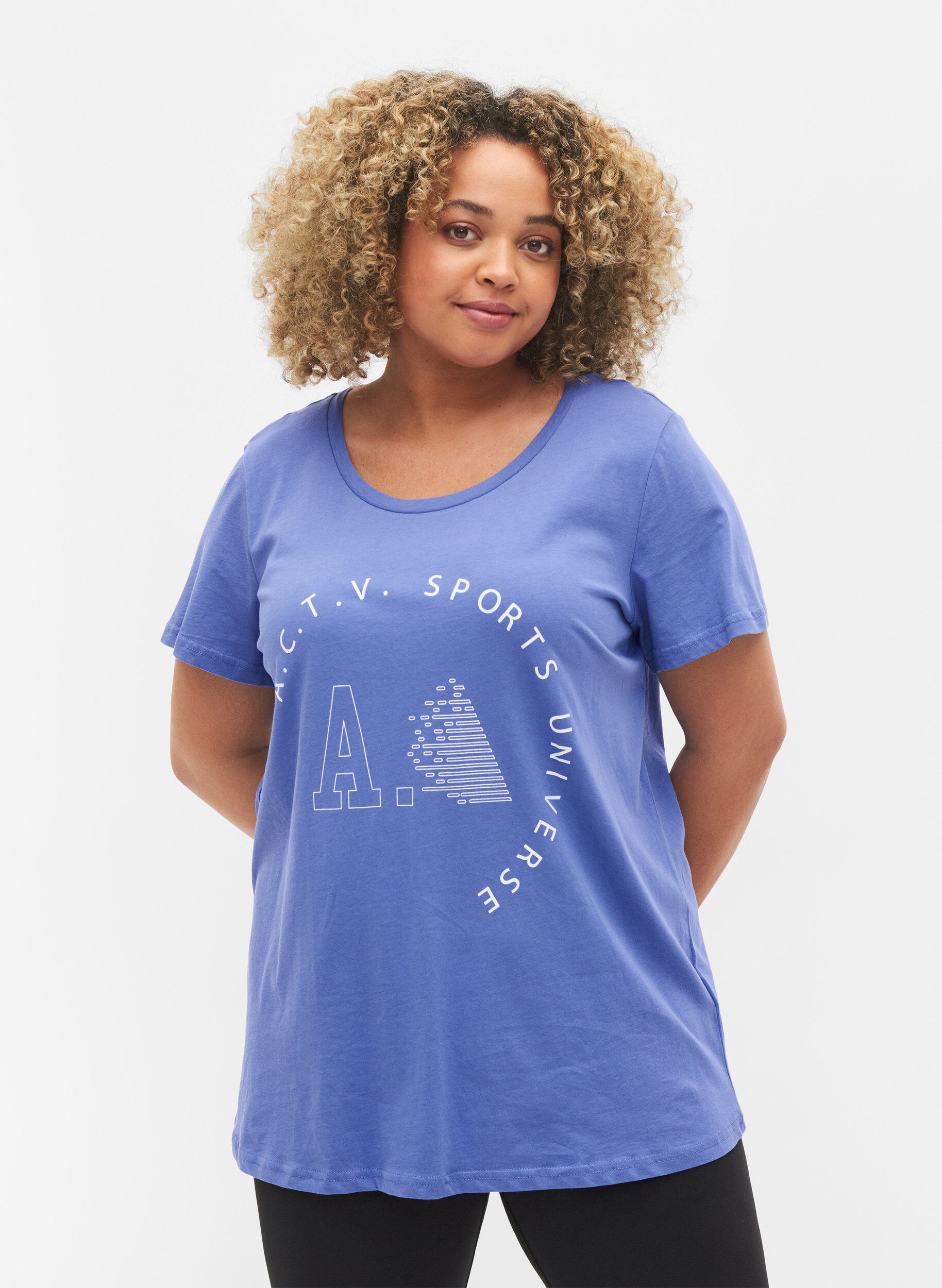 Zizzi T-shirt de sport avec imprim&eacute;, Very Peri A.C.T.V, Model image number 0