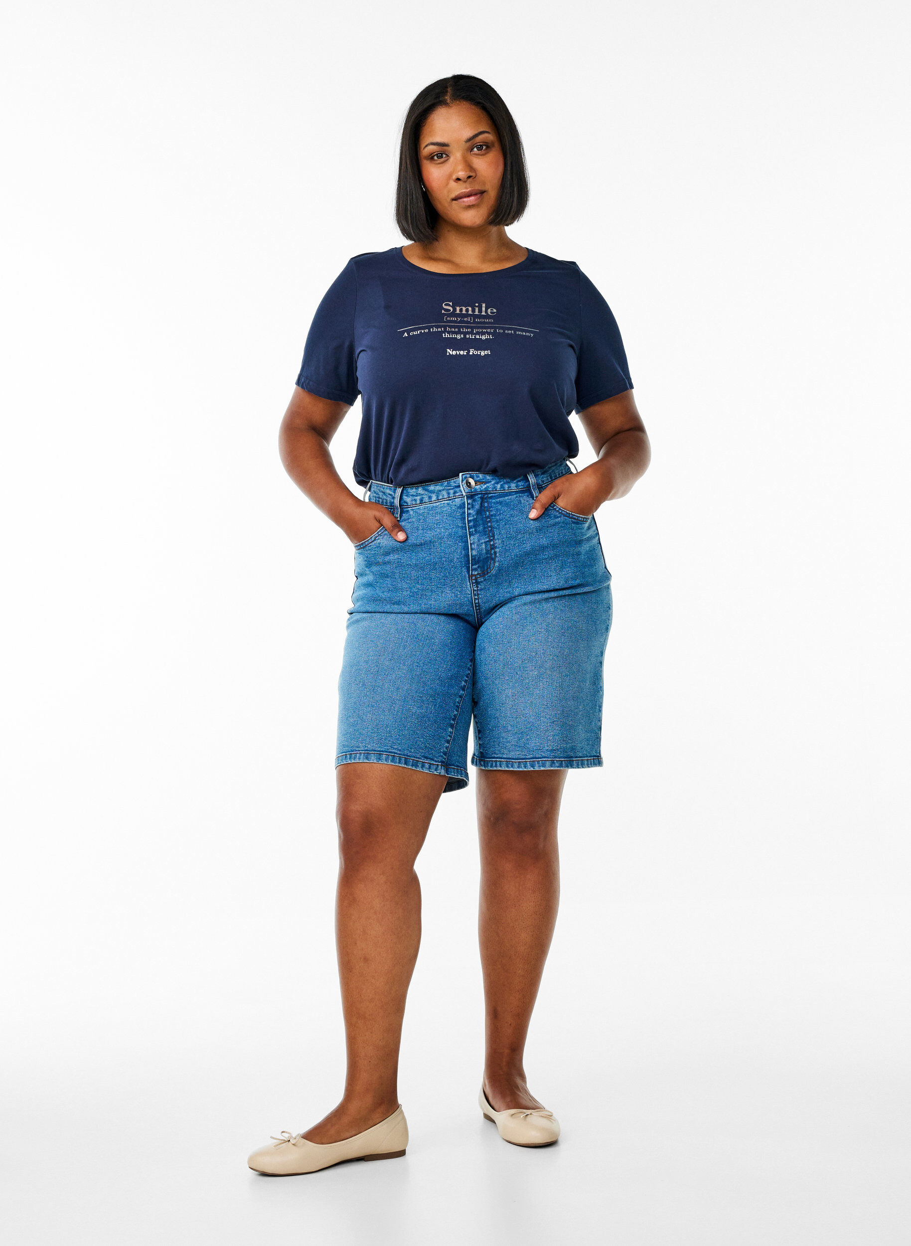 Zizzi FLASH - T-shirt avec motif, Bleu, Model image number 1