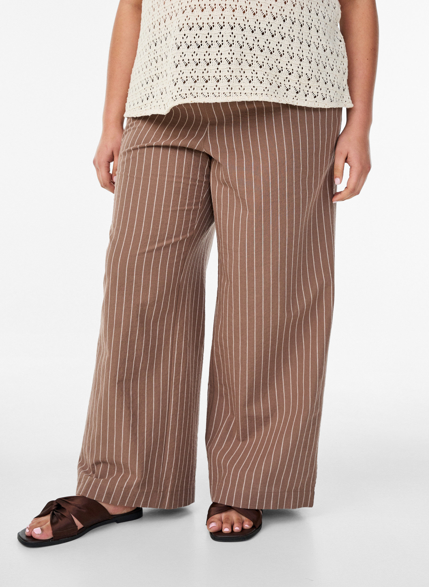 ZizziPantalon ample avec taille haute et poches, Marron, Model image number 2