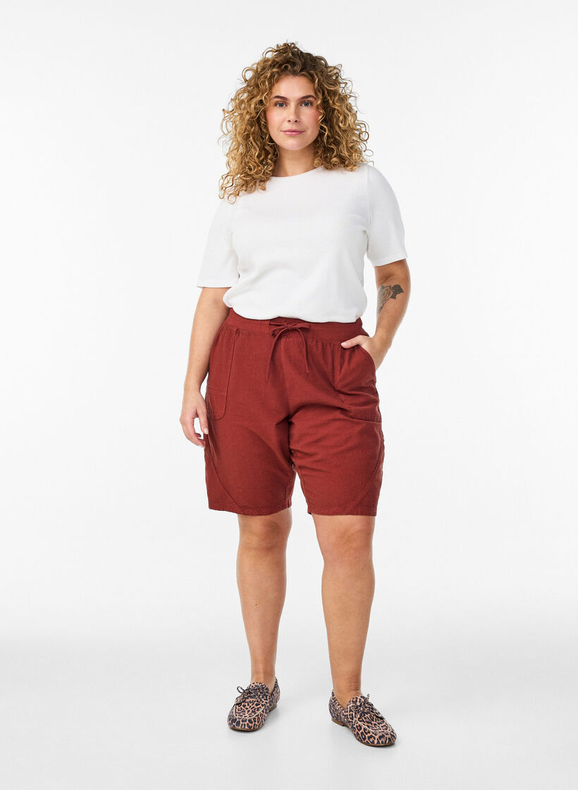 Short en coton ample avec poches, Bordeaux, Model image number 1