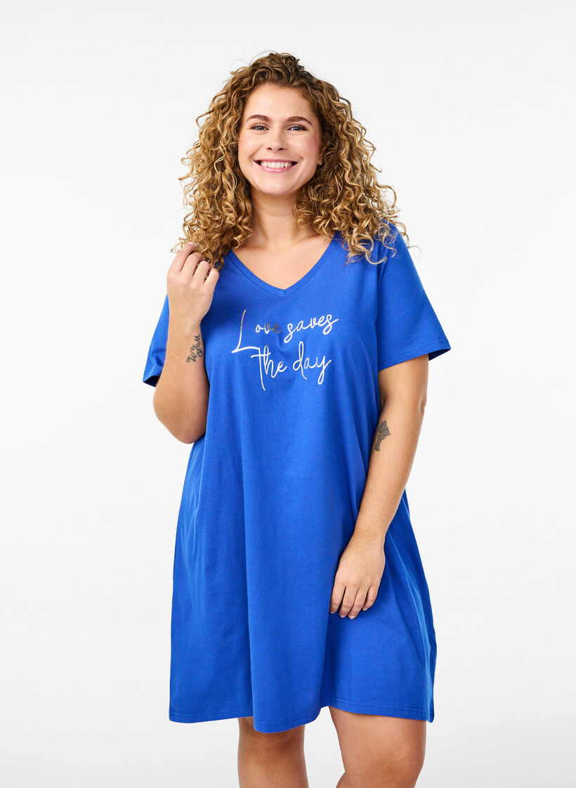 Chemise de nuit en coton biologique et &agrave; col en V, , Model image number 0