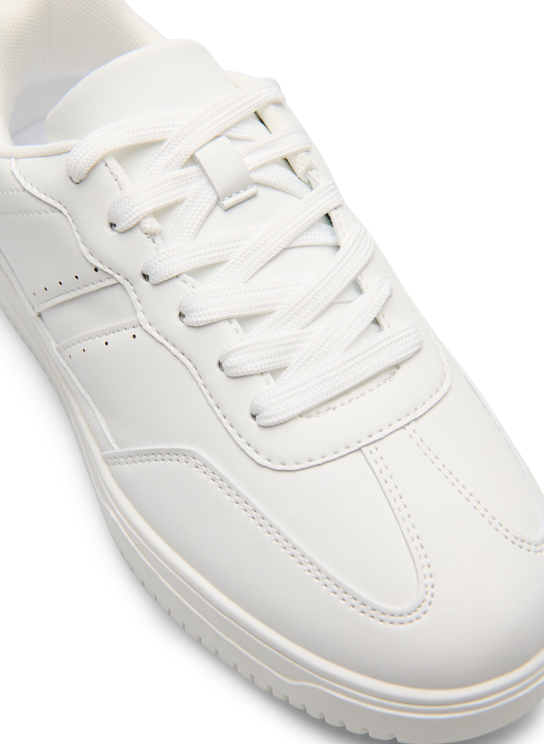 Zizzi Large - Sneakers en faux cuir avec coutures d&eacute;taill&eacute;es, Blanc, Packshot image number 3