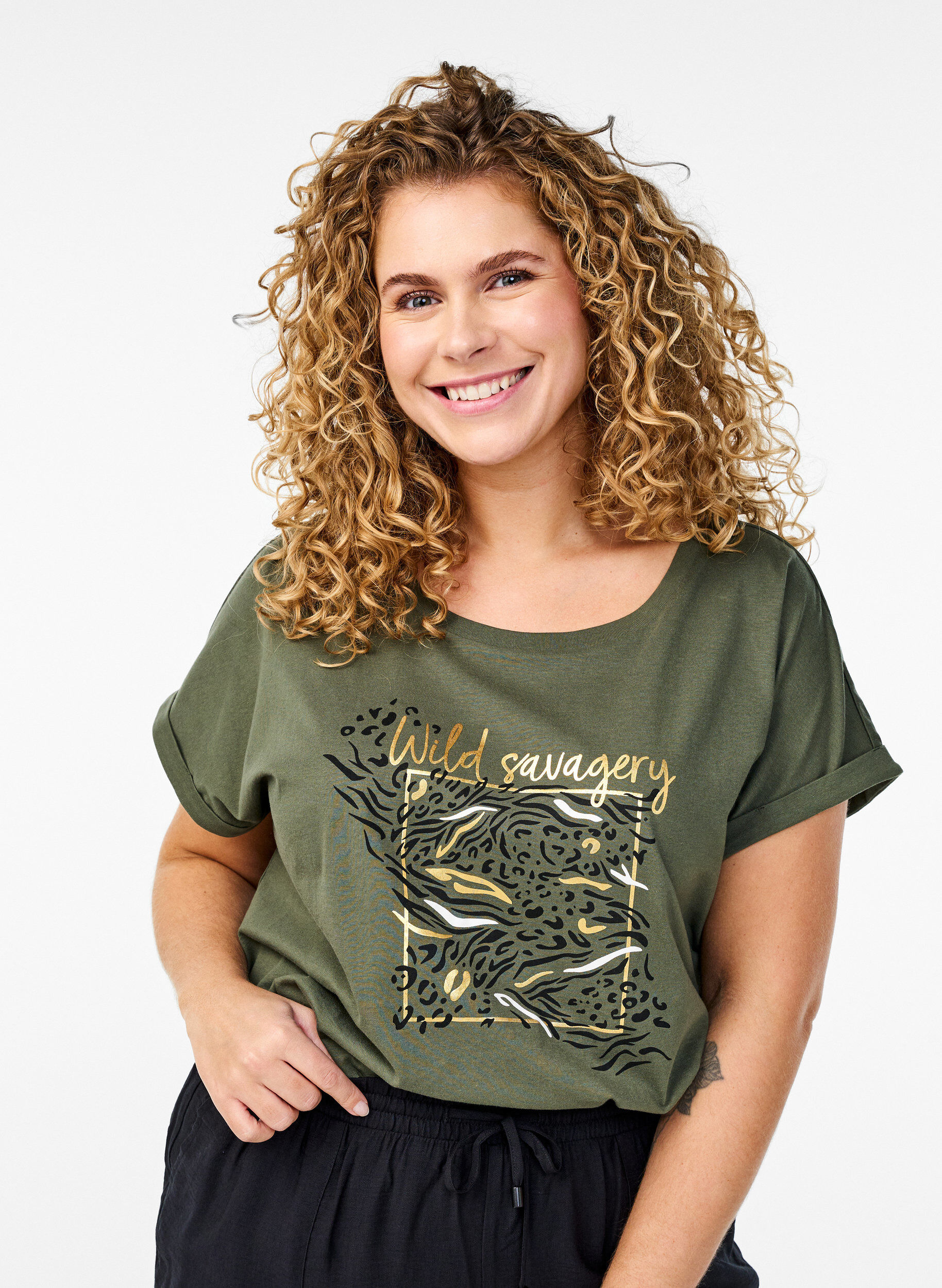 Zizzi T-shirt &agrave; imprim&eacute; animal et texte, Thyme W. Wild, Model image number 0
