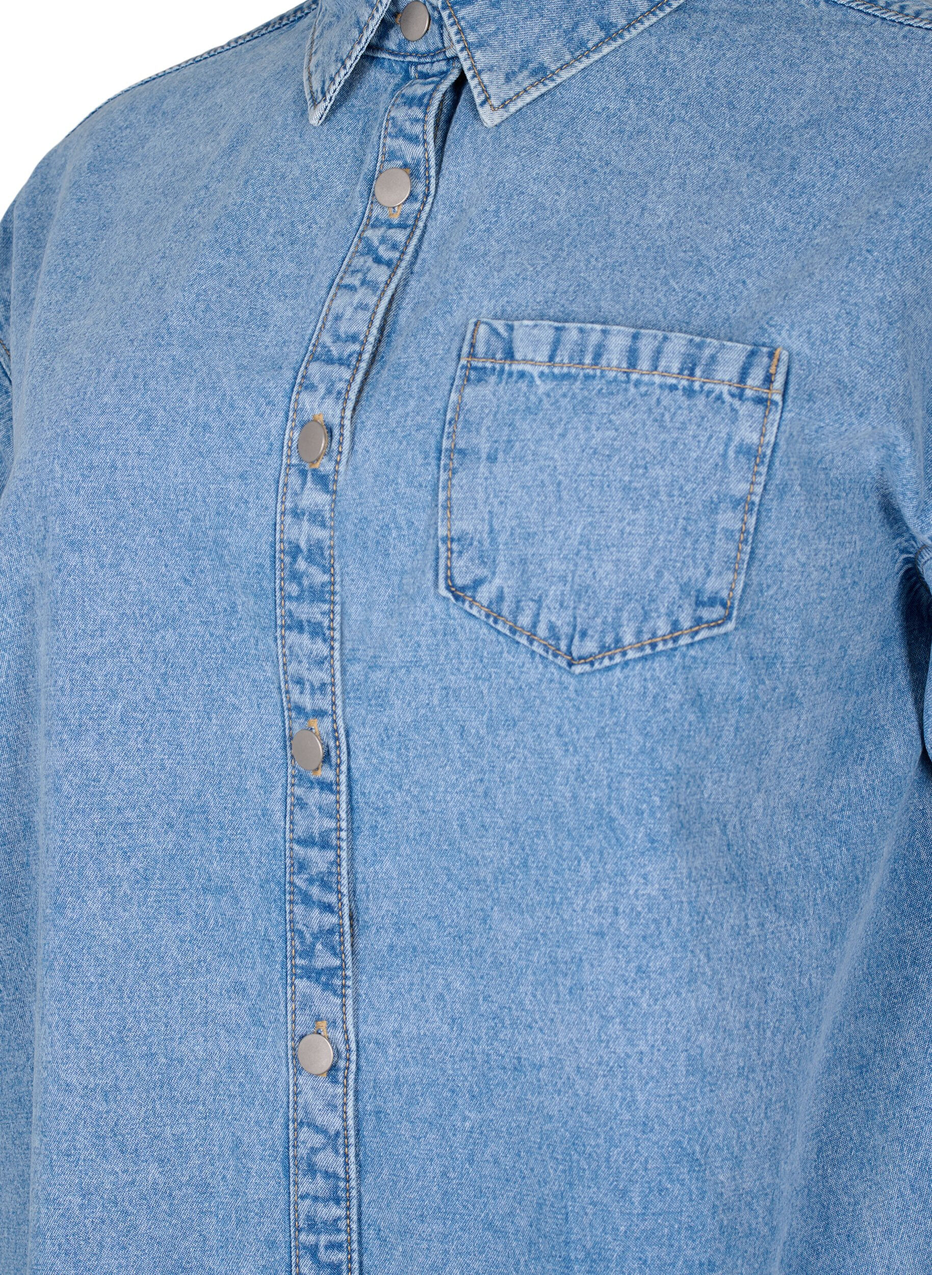 Zizzi Chemise en jean ample avec poche de poitrine, Light blue denim, Packshot image number 2