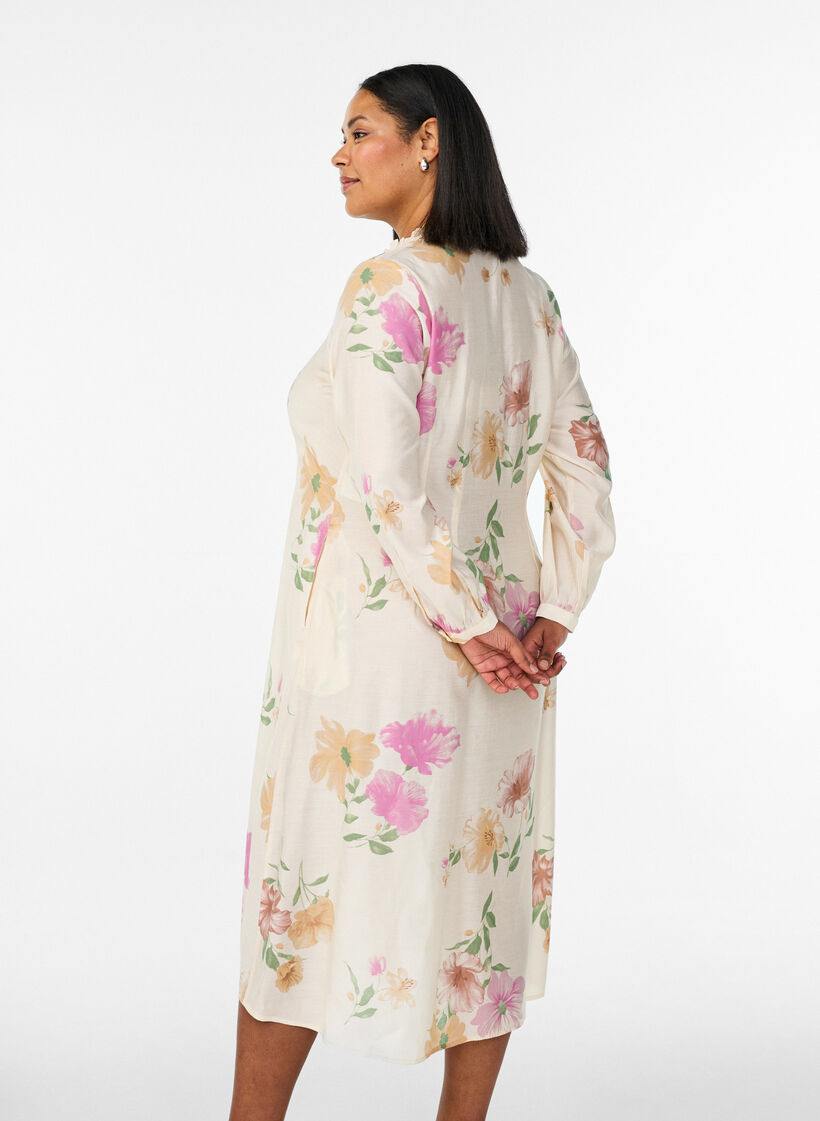 Robe midi fleurie avec col &agrave; volants et fermeture boutonn&eacute;e, Beige, Model image number 2