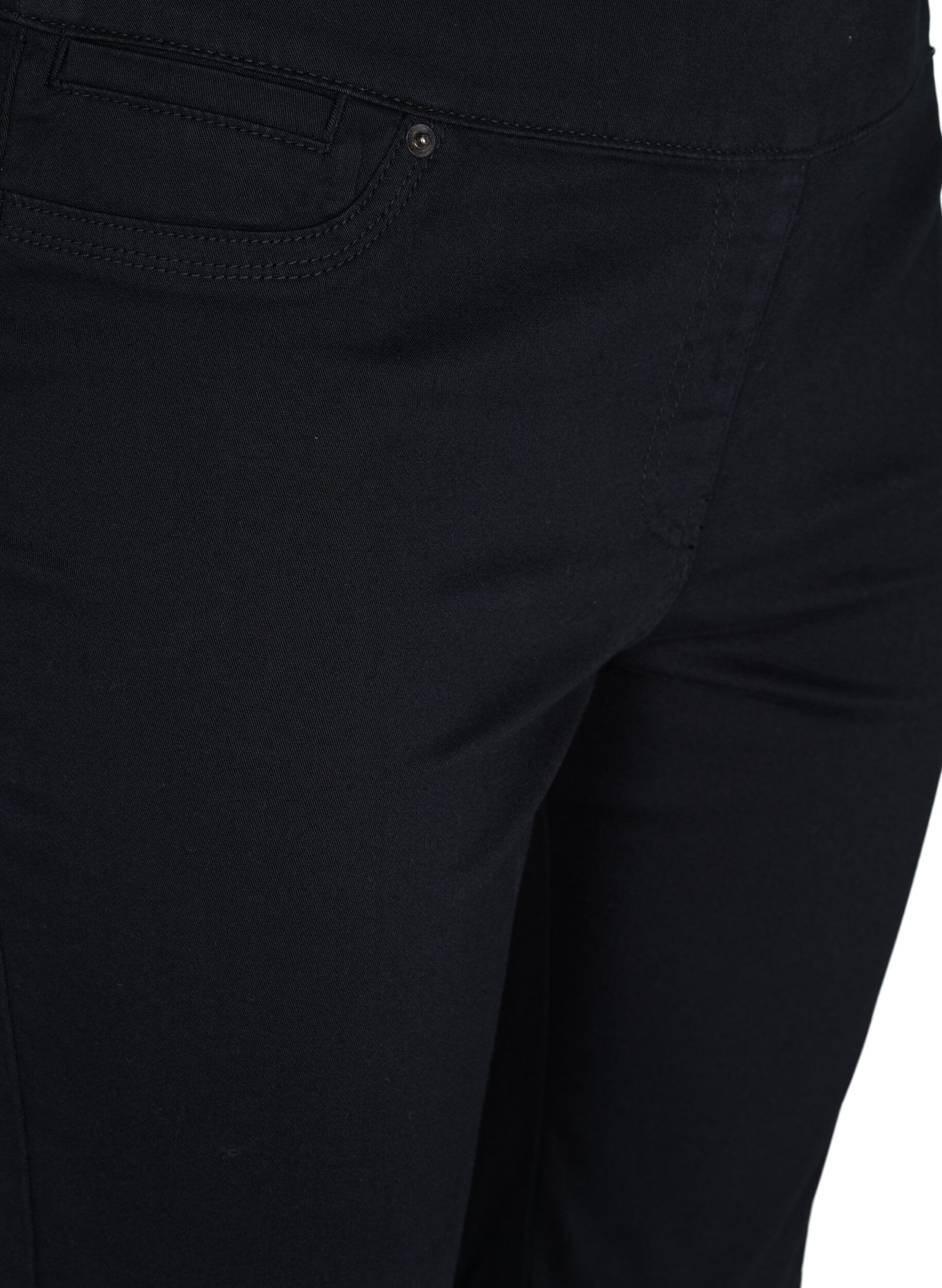 Zizzi Short moulant avec poches arri&egrave;re, Black, Packshot image number 2