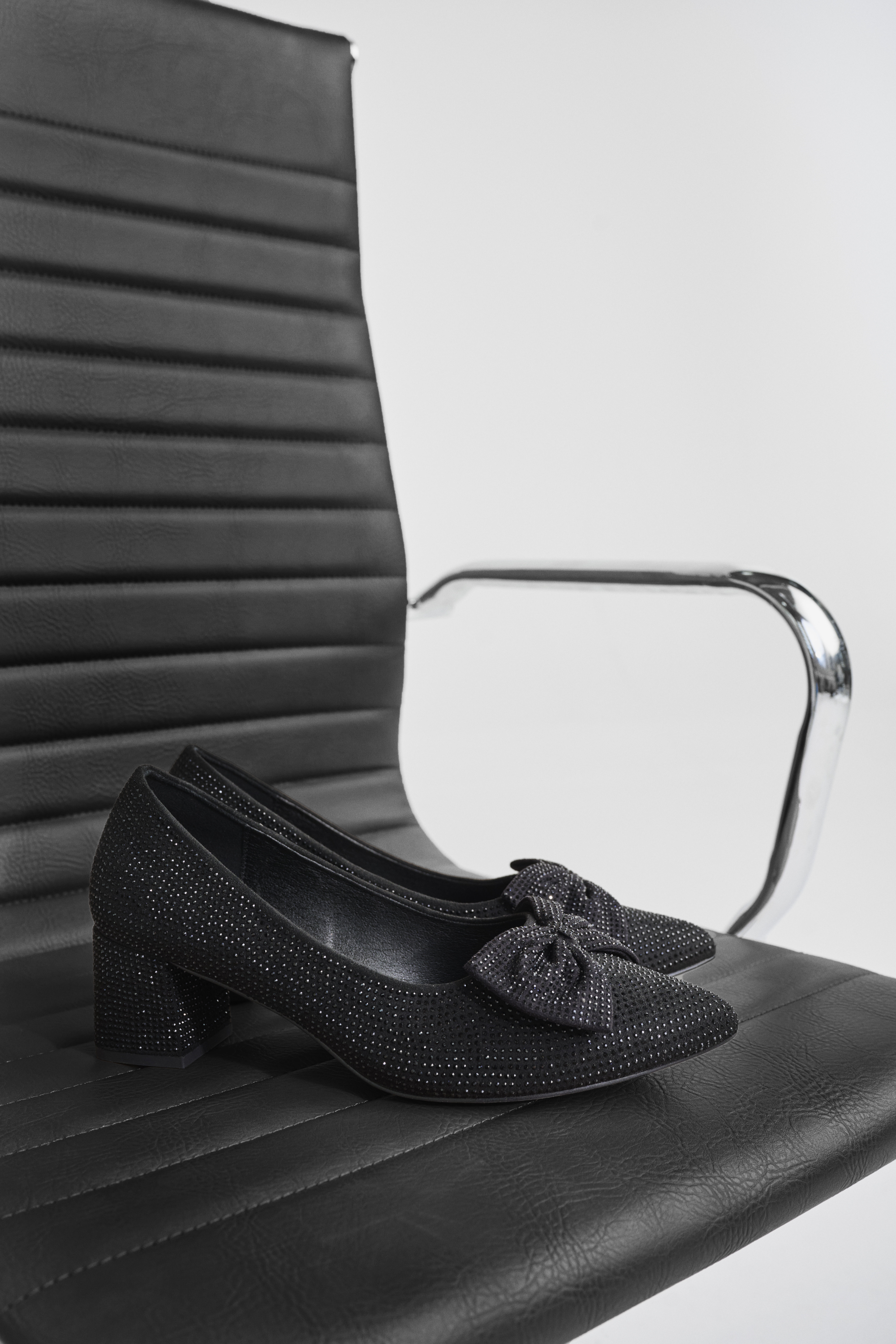 Escarpins avec strass, , Model