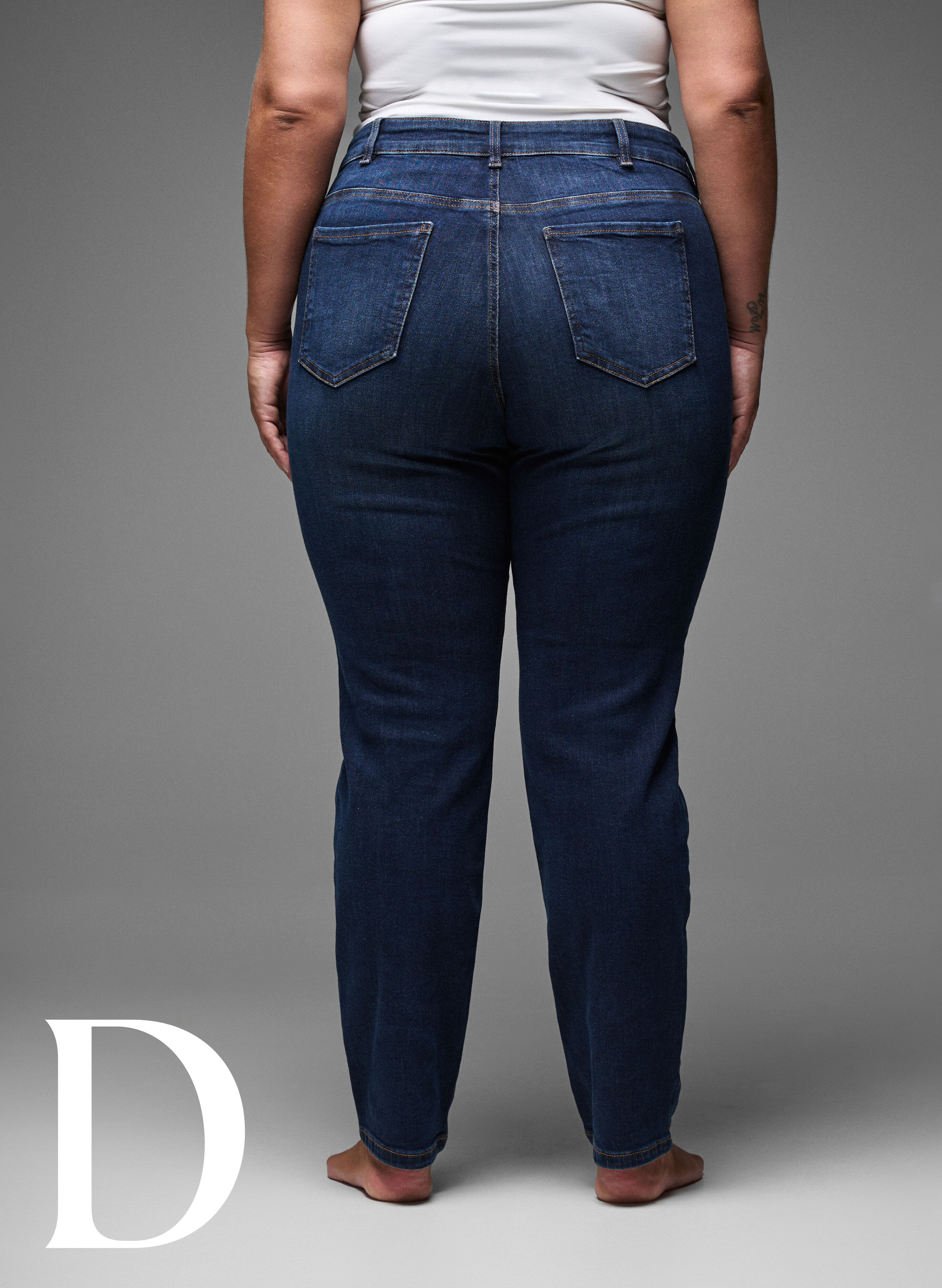 Zizzi Jean coupe slim &agrave; taille standard, Dark Blue, Model image number 9
