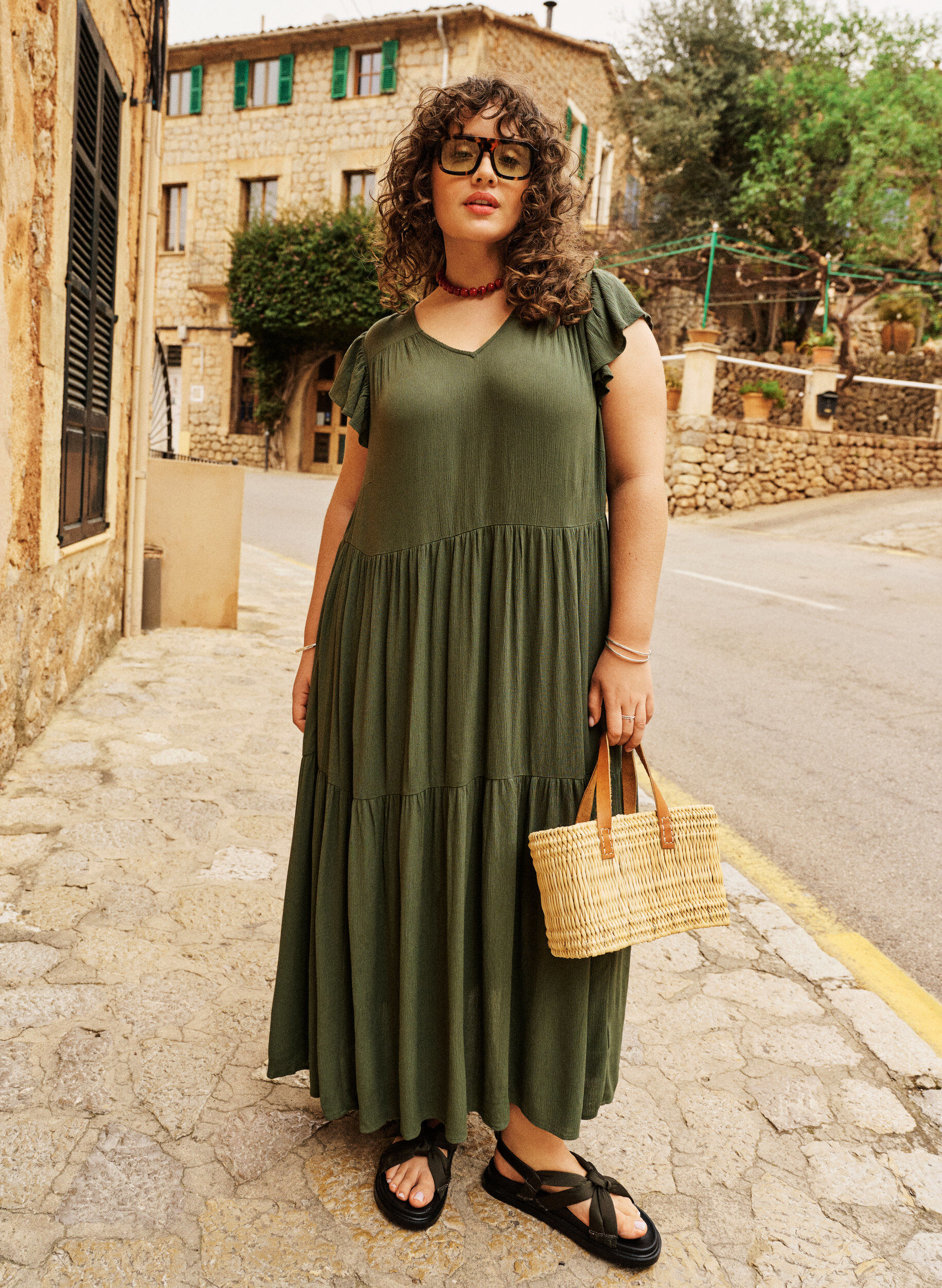 ZizziRobe midi en viscose avec manches &agrave; volants, Vert, Image image number 0