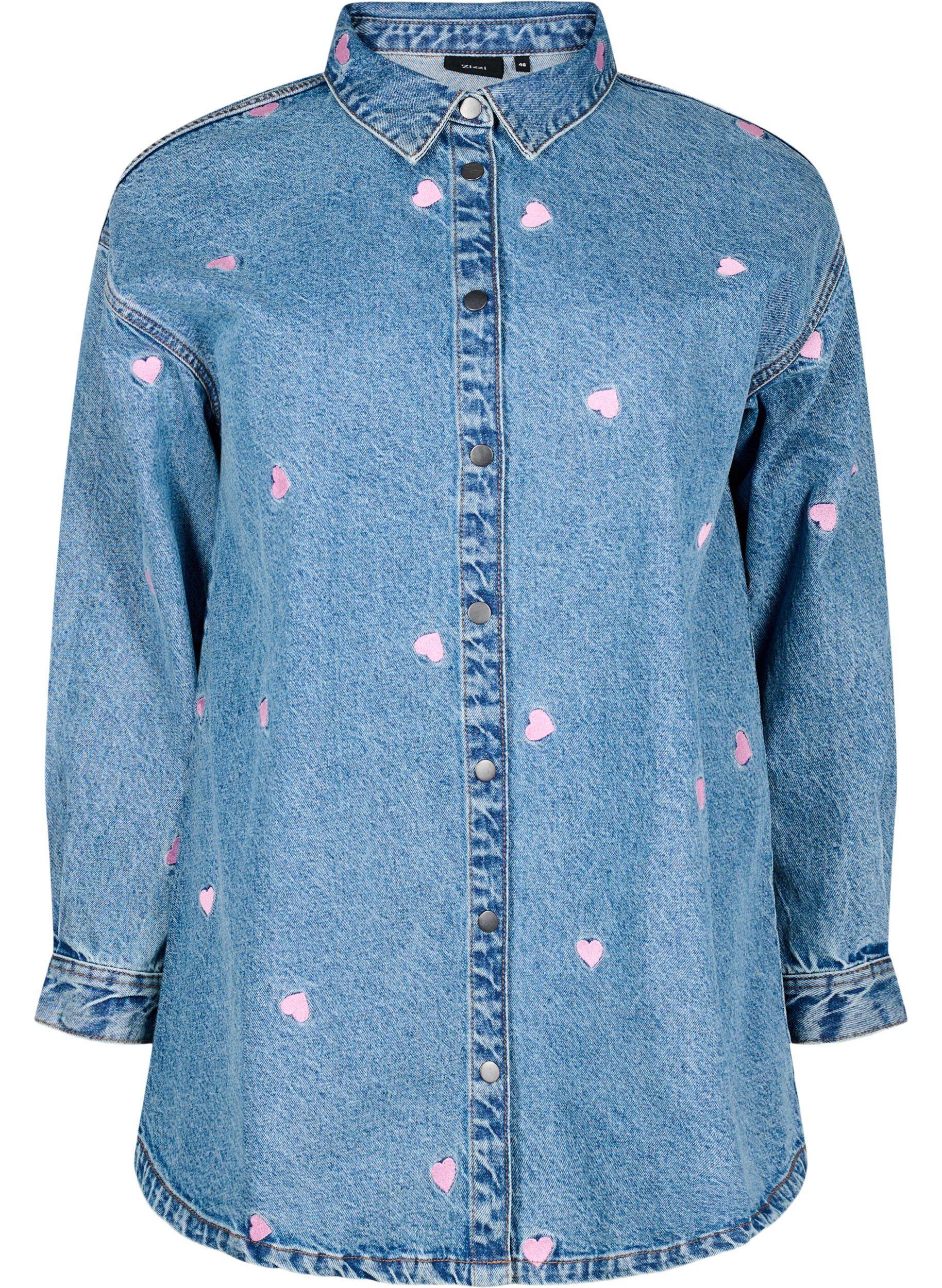 Zizzi Chemise ample en jean et avec l&egrave;vres brod&eacute;es, Light Blue Heart, Packshot image number 0