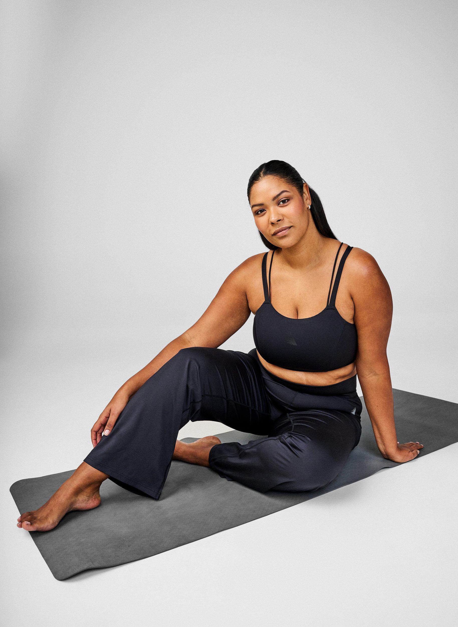 Soutien-gorge de sport avec d&eacute;tail crois&eacute; dans le dos