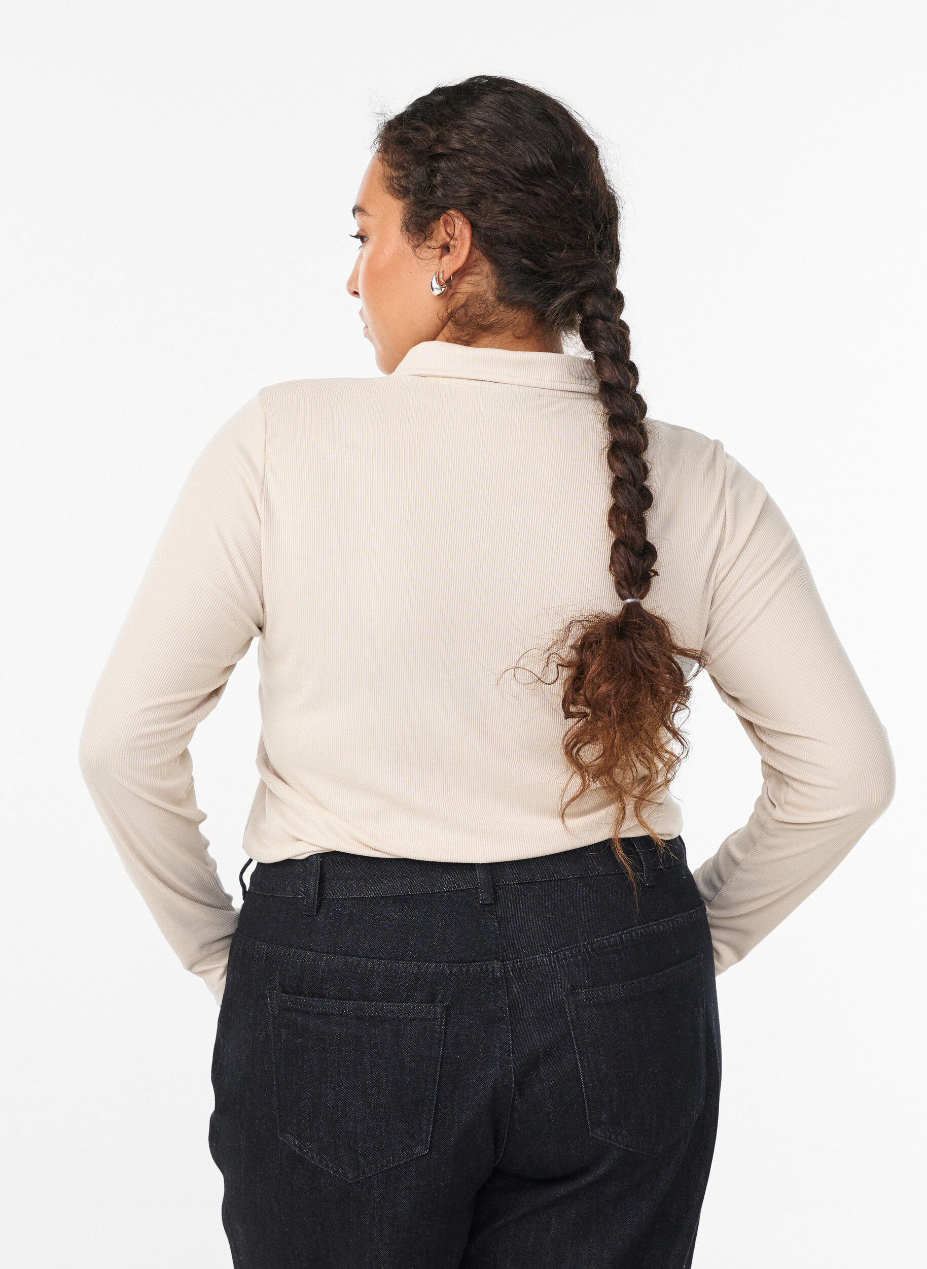 Zizzi Polo en maille c&ocirc;tel&eacute;e douce &agrave; manches longues, Beige, Model image number 2