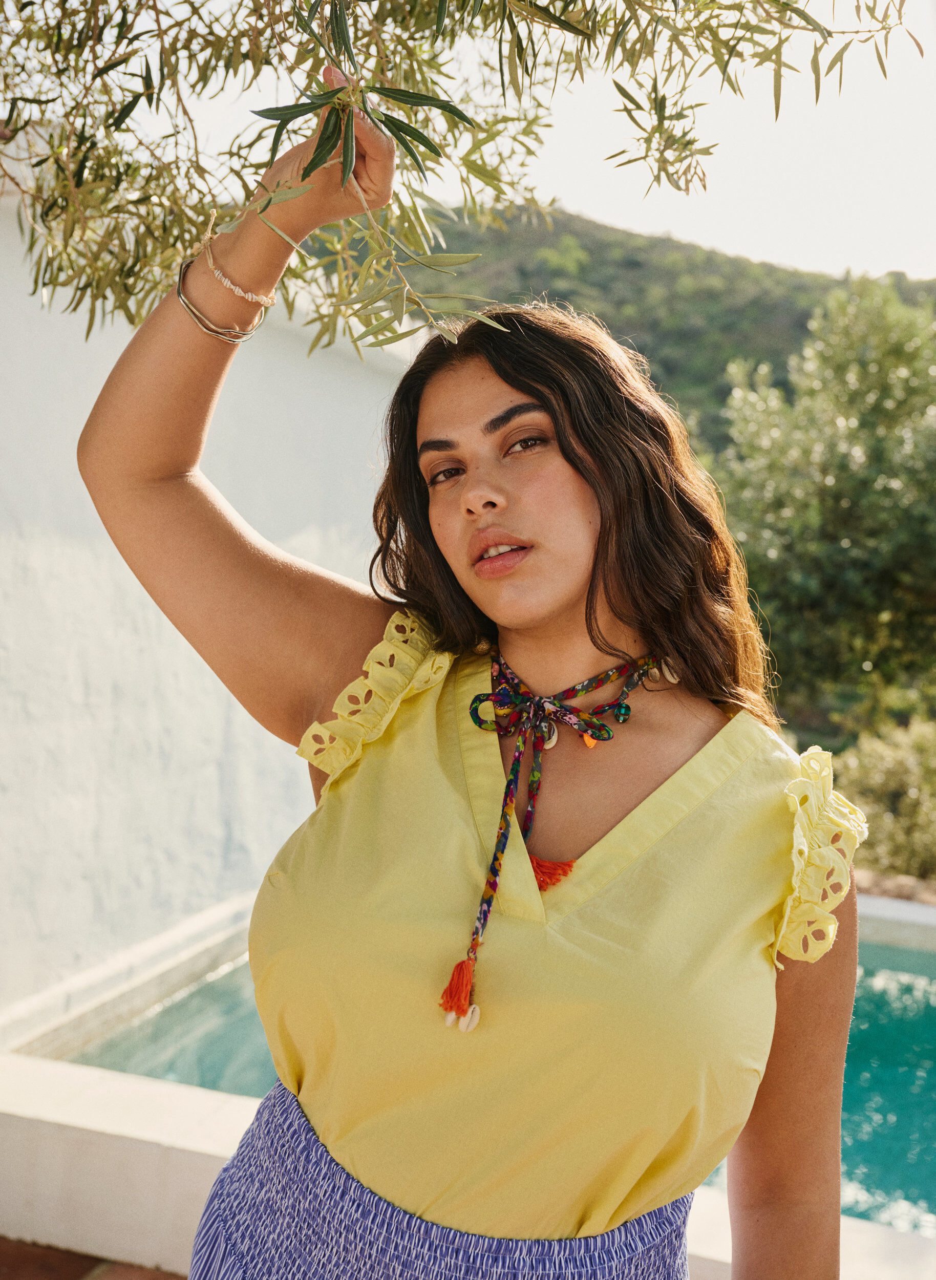 Zizzi Top en coton sans manches avec volants, Jaune, Image image number 0