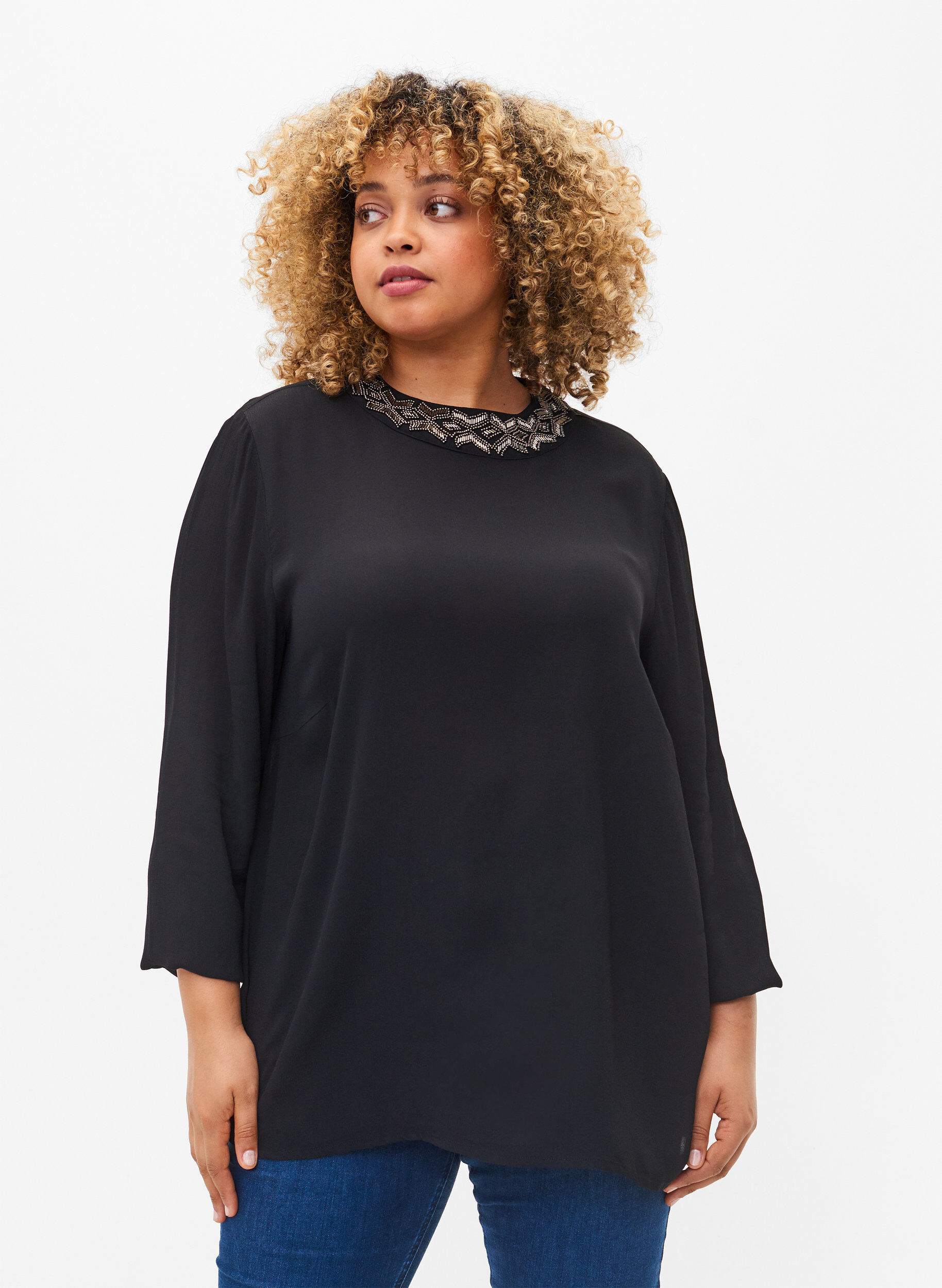 Zizzi Blouse &agrave; manches longues en viscose avec perles, Black, Model image number 0