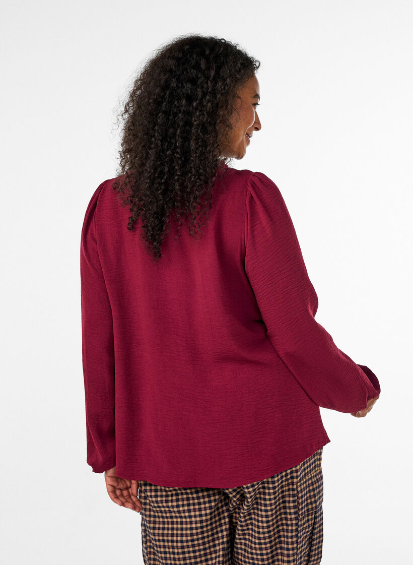 Blouse avec col en V et bande en crochet, Rouge, Model image number 2