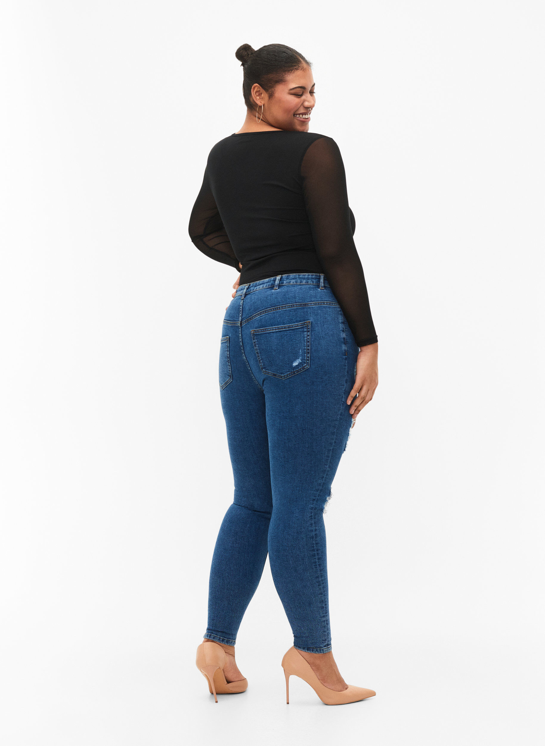 Zizzi Jeans moulants avec d&eacute;tails d'usure, Blue denim, Model image number 1