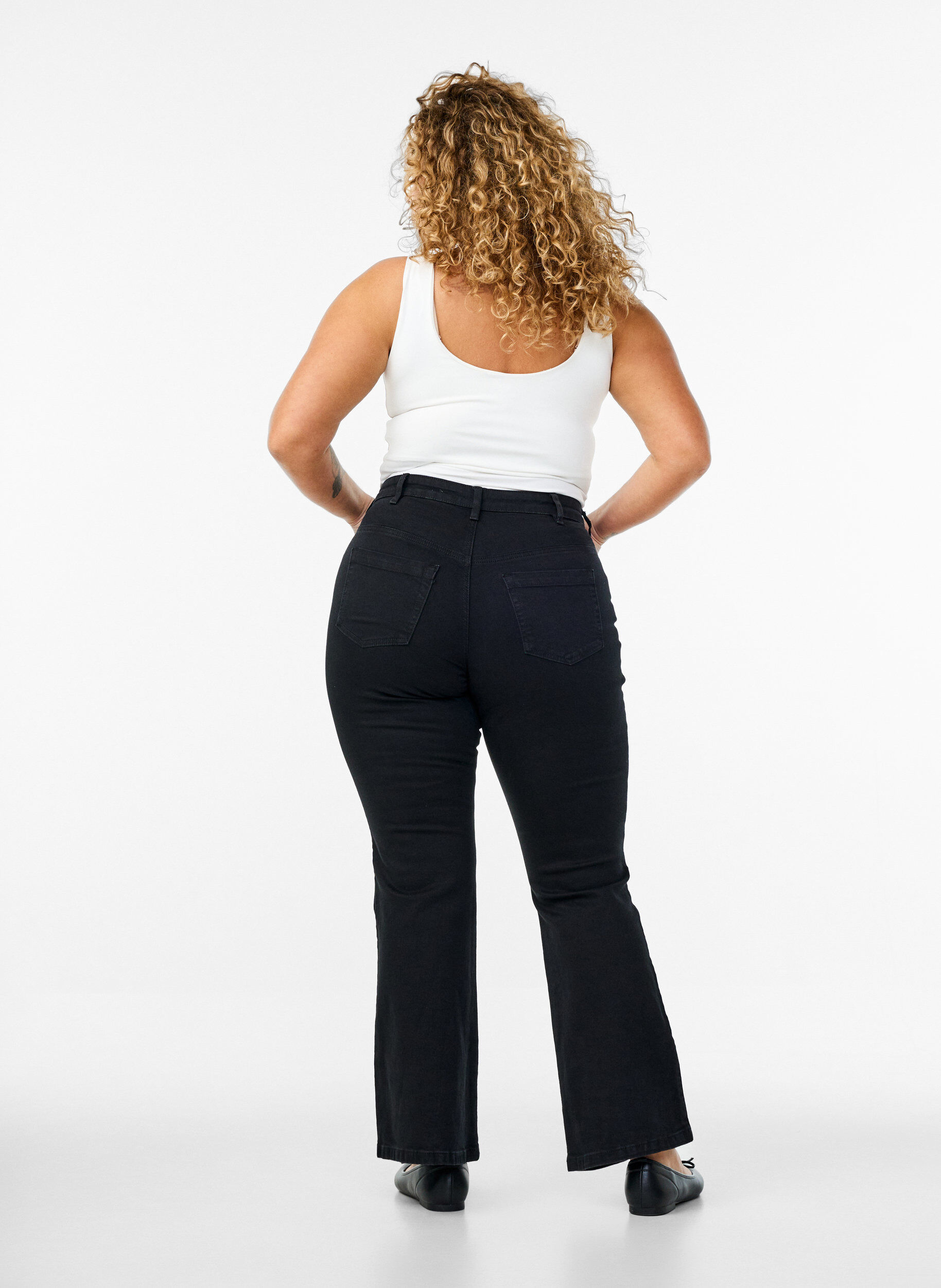 ZizziEllen jeans bootcut avec taille haute, Noir, Model image number 1