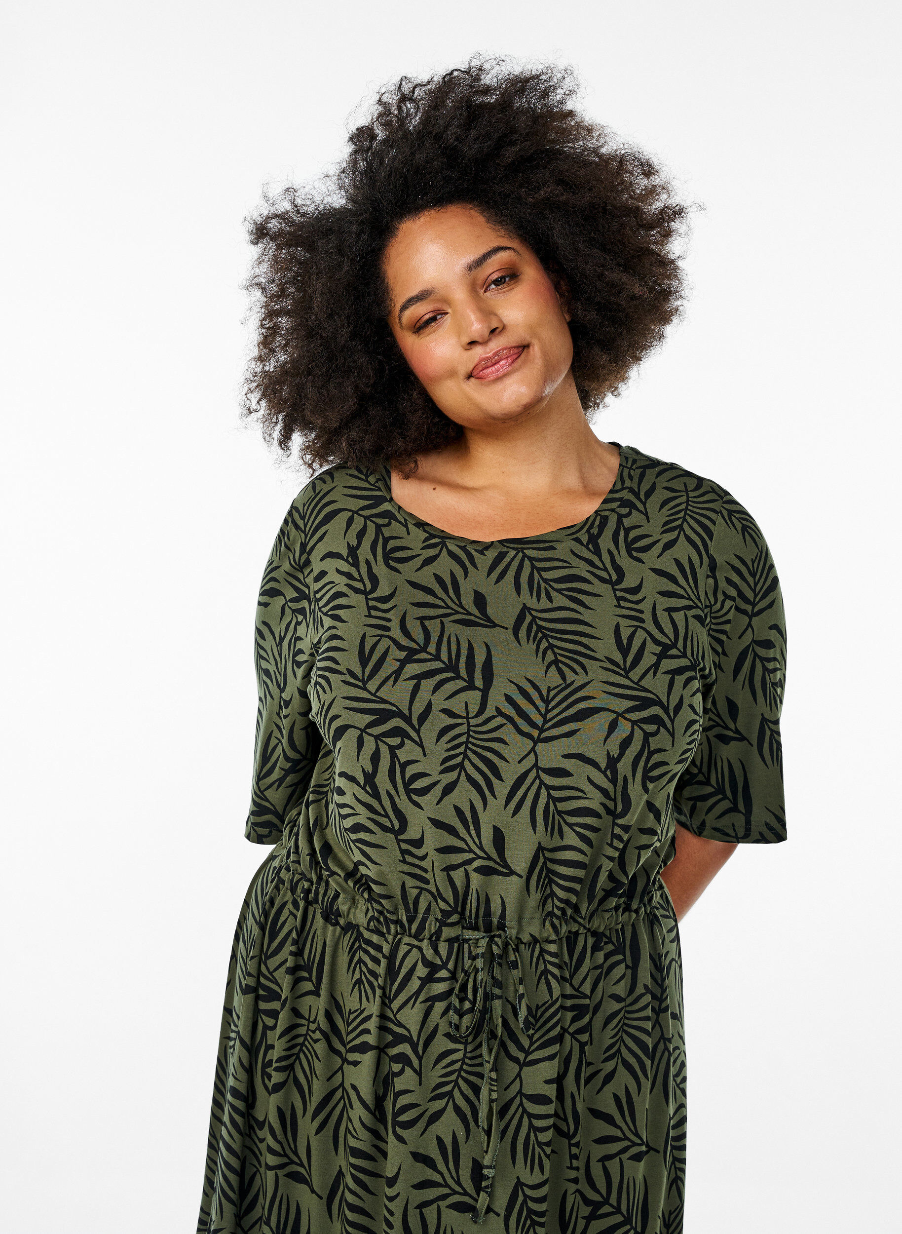 Zizzi Robe en jersey mi-longue avec ceinture &agrave; nouer &agrave; la taille, Vert, Model image number 2