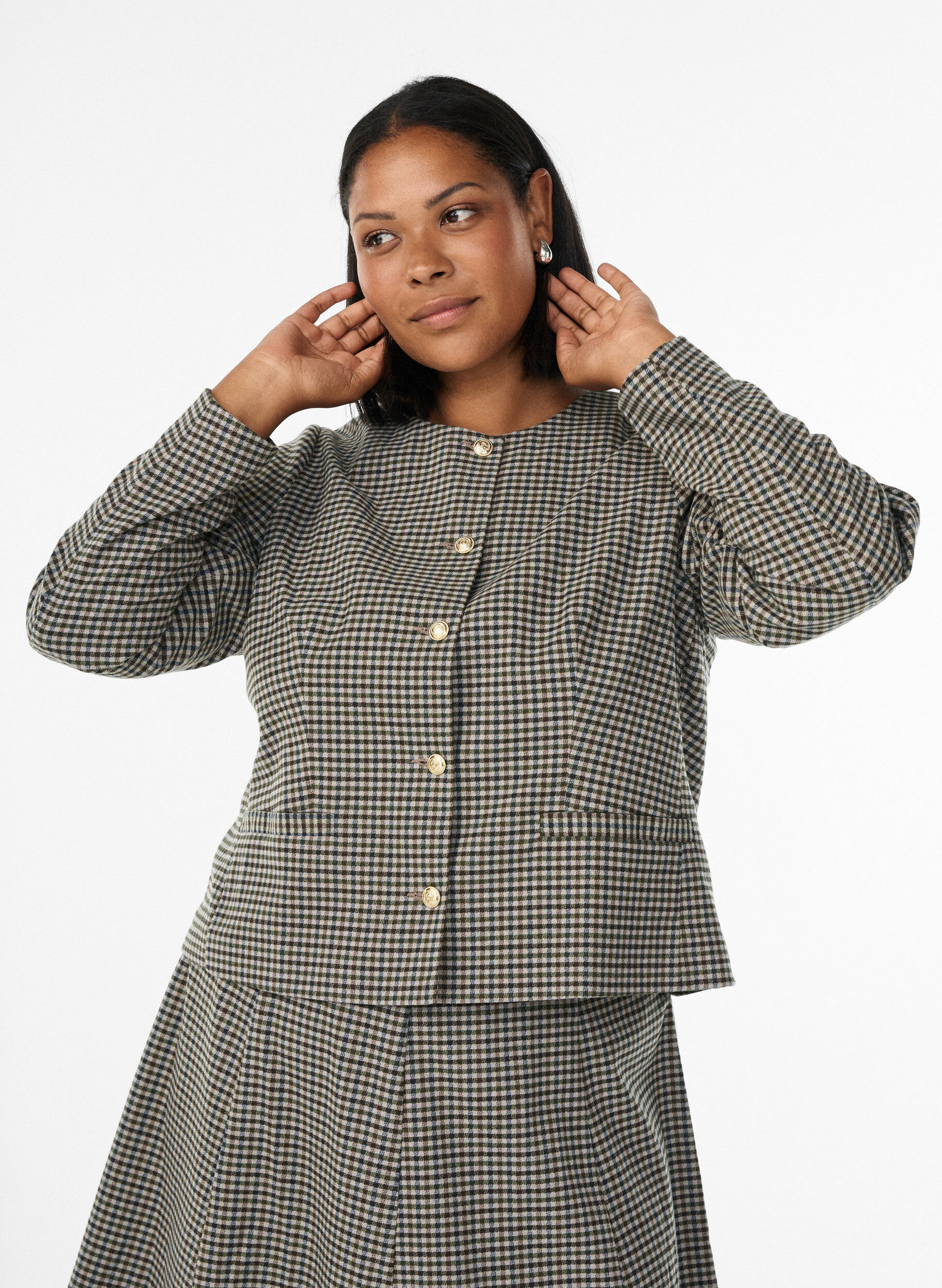 Veste courte avec boutons dor&eacute;s, Marron, Model