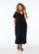 Robe T-shirt midi avec col en V, Noir, Model image number 0